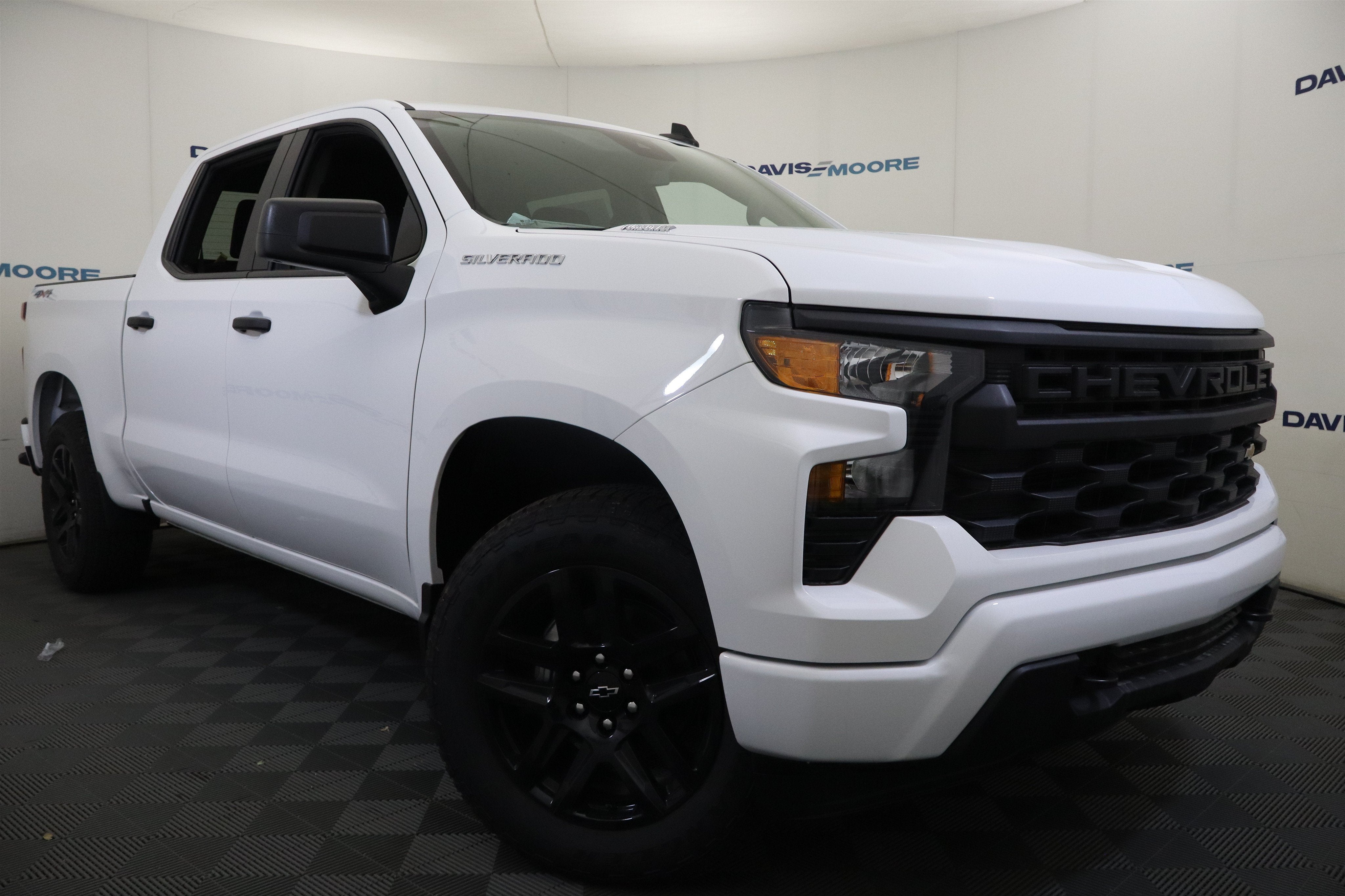 2026 Chevrolet Silverado 1500 Custom Crew Cab 4WD