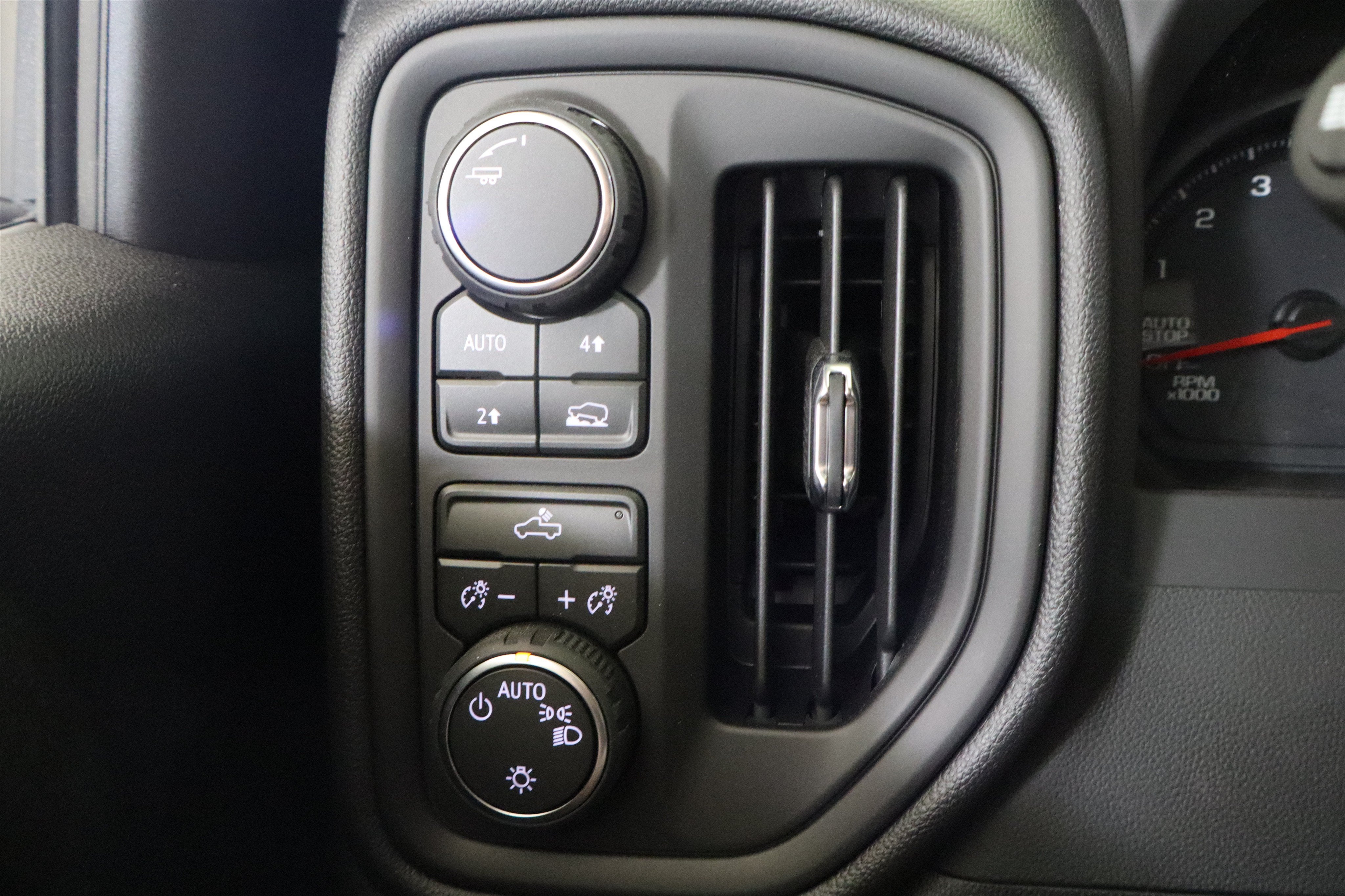 2026 Chevrolet Silverado 1500 Custom Crew Cab 4WD