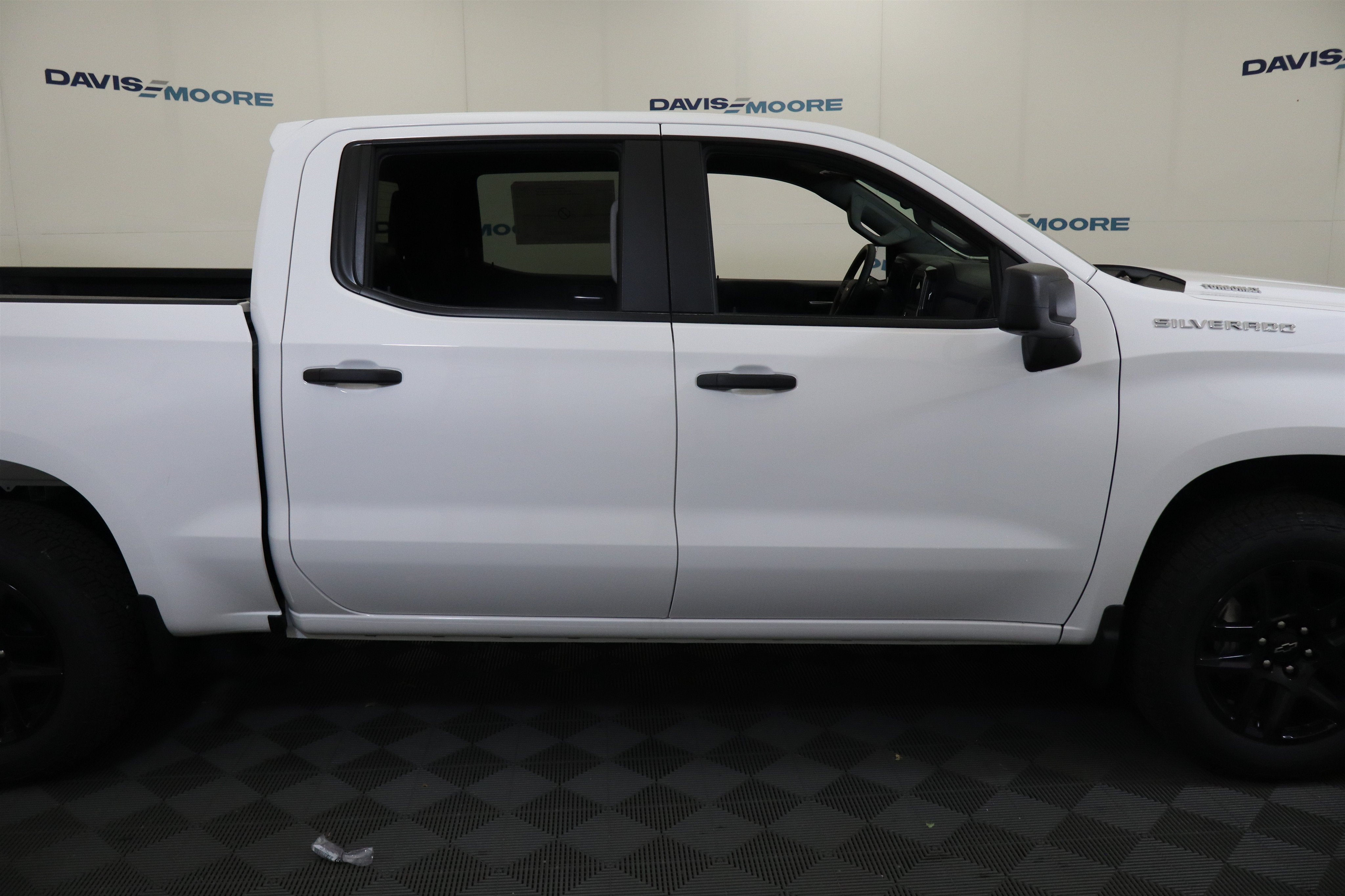 2026 Chevrolet Silverado 1500 Custom Crew Cab 4WD