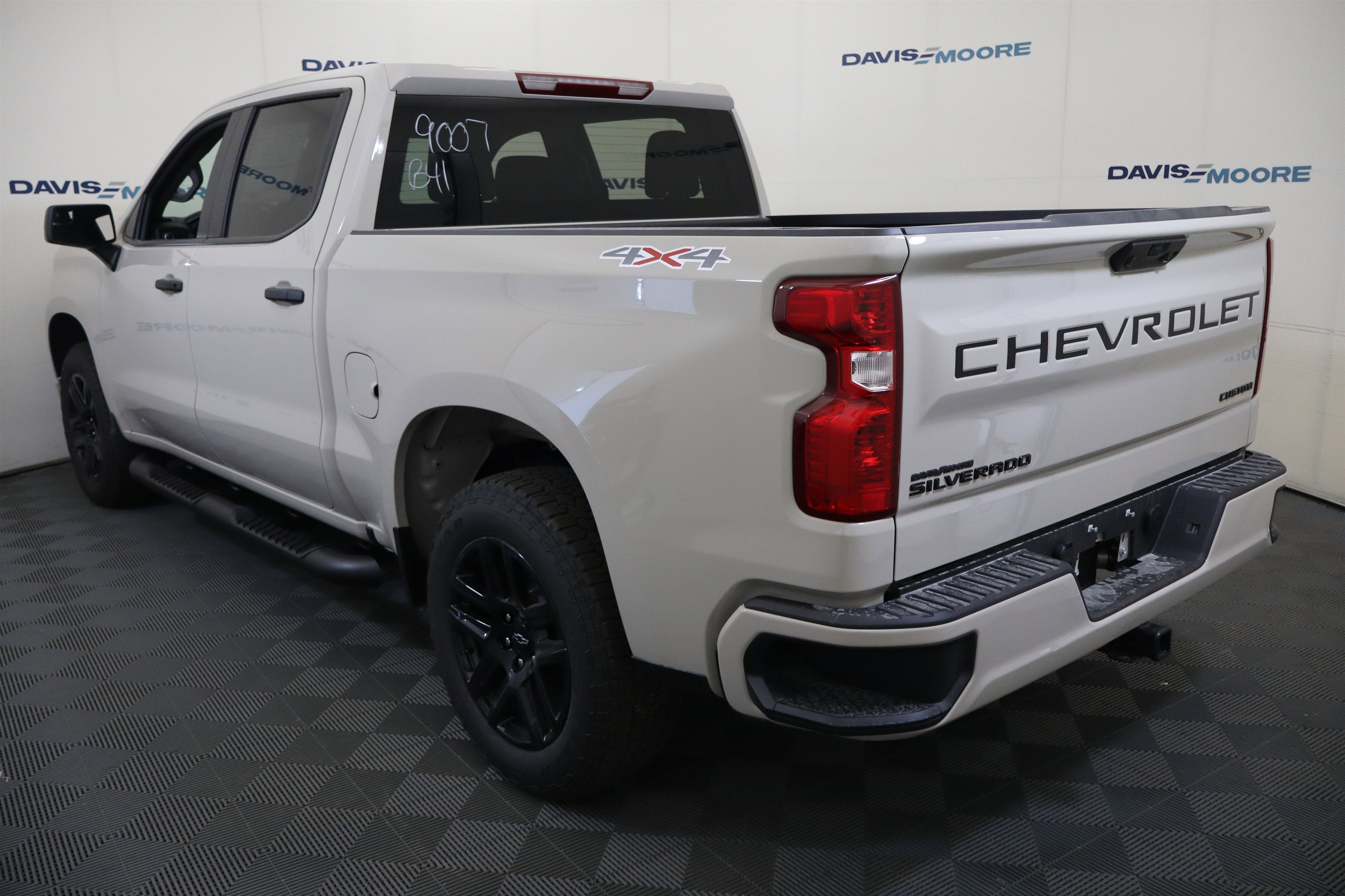 2026 Chevrolet Silverado 1500 Custom Crew Cab 4WD