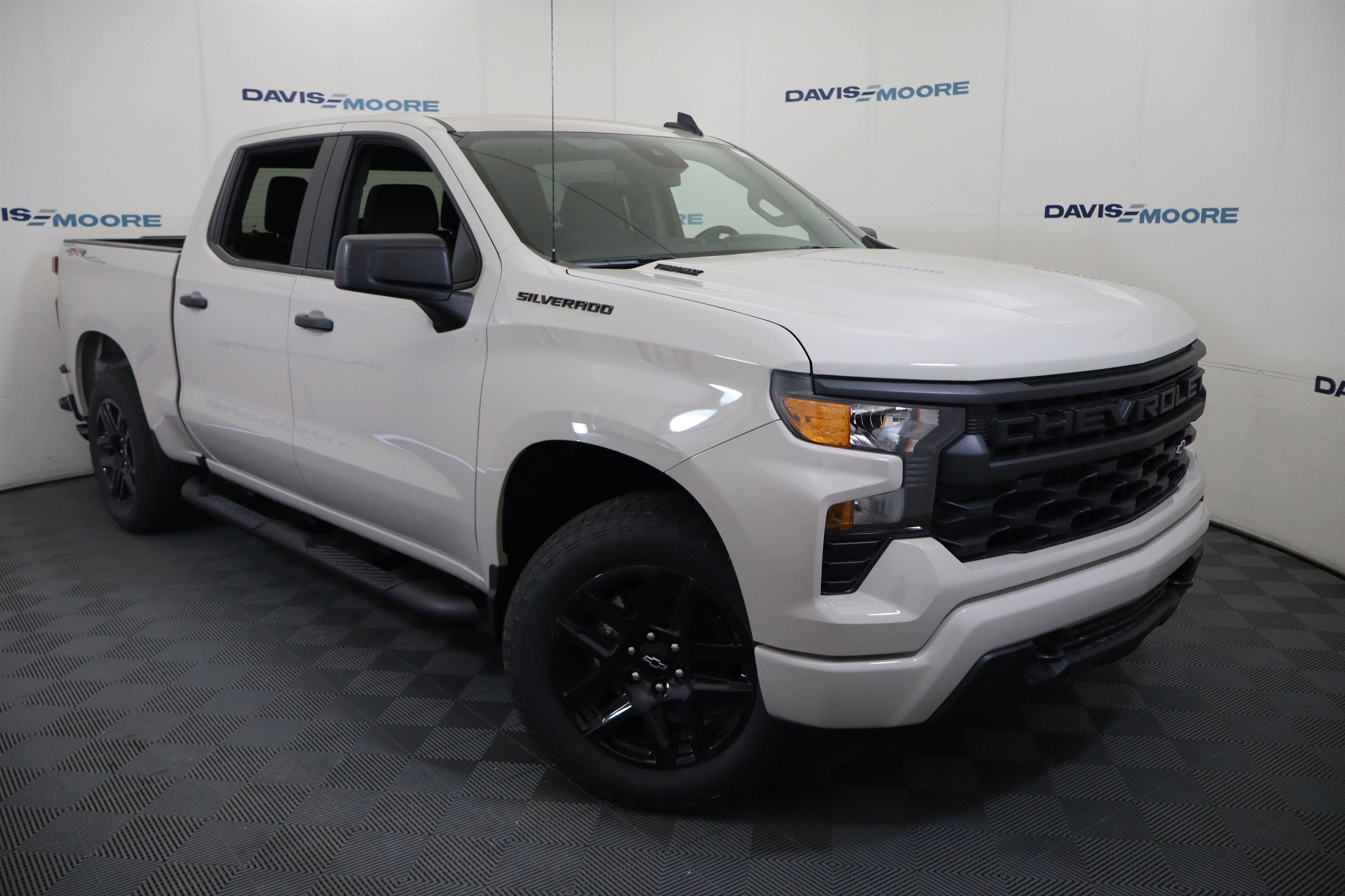 2026 Chevrolet Silverado 1500 Custom Crew Cab 4WD