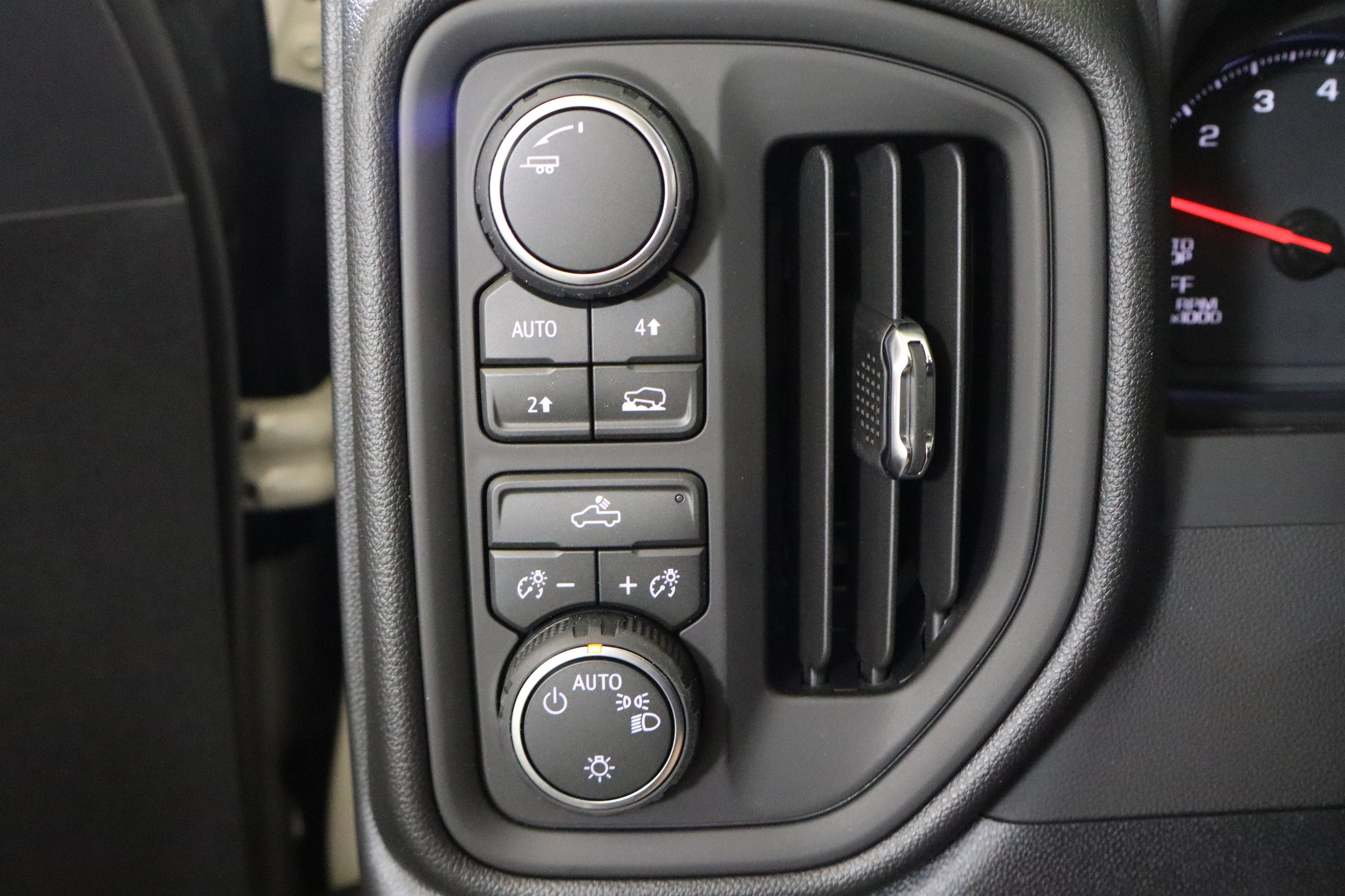 2026 Chevrolet Silverado 1500 Custom Crew Cab 4WD