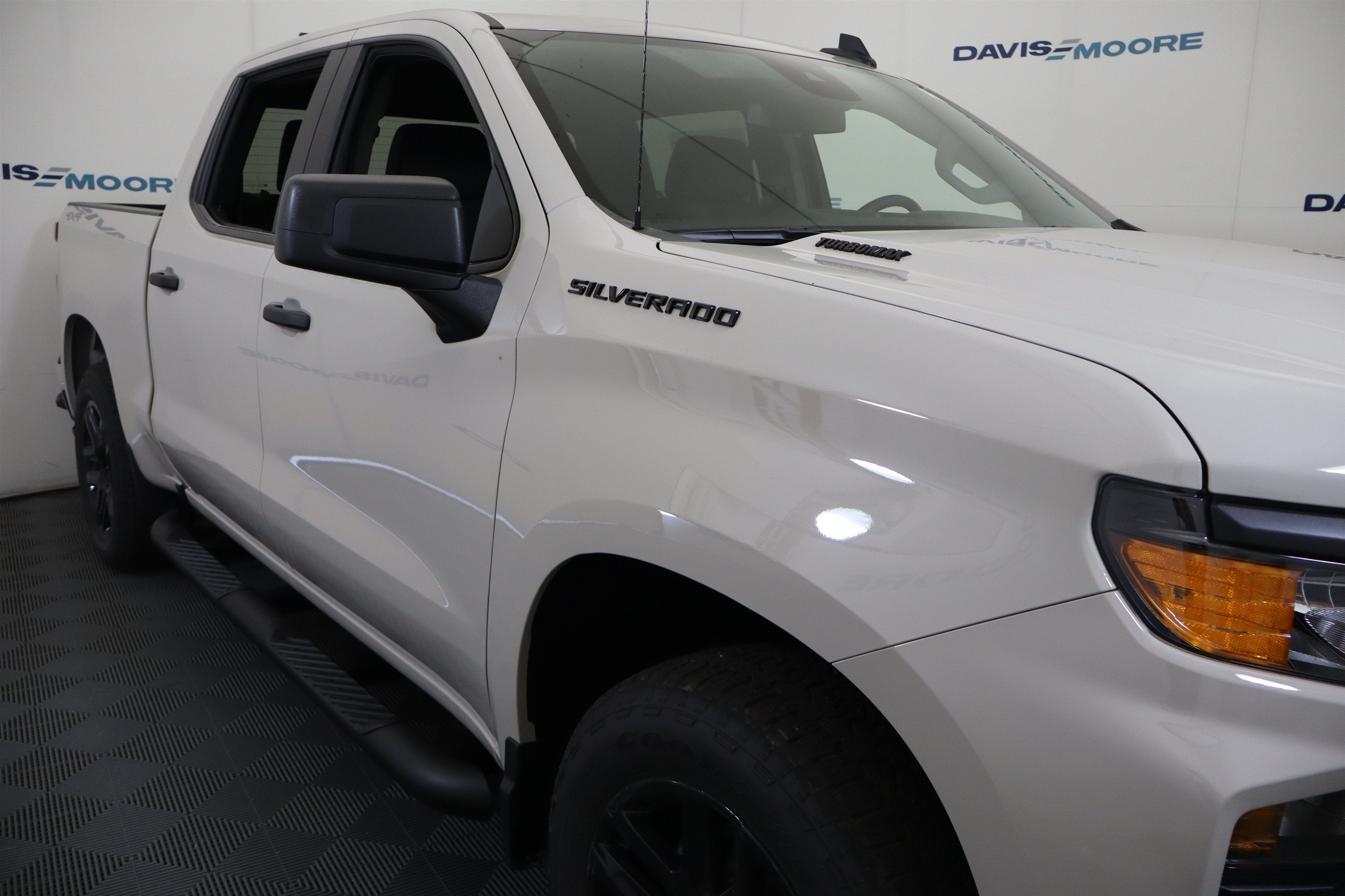 2026 Chevrolet Silverado 1500 Custom Crew Cab 4WD