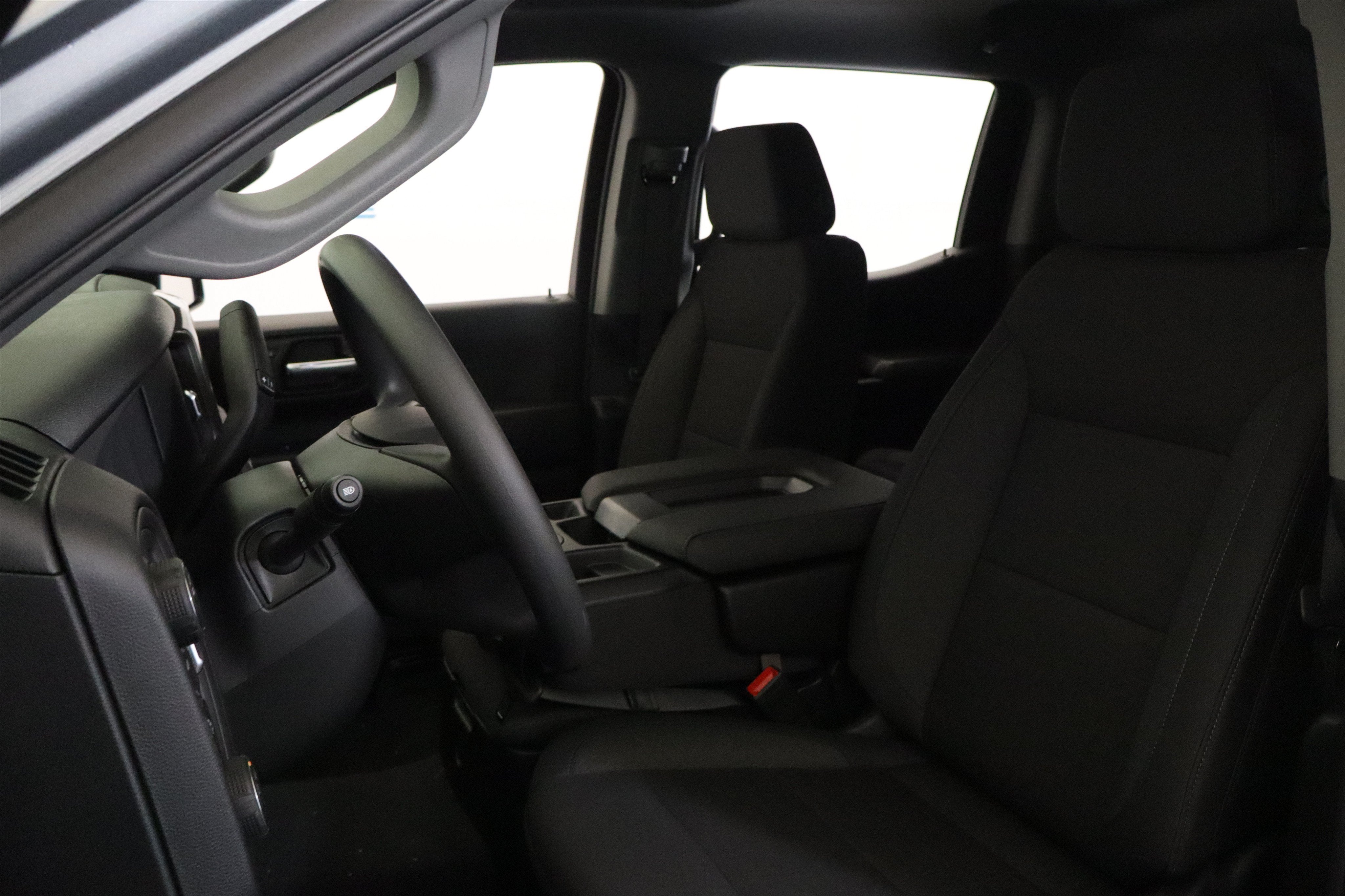 2026 Chevrolet Silverado 1500 Custom Crew Cab 4WD