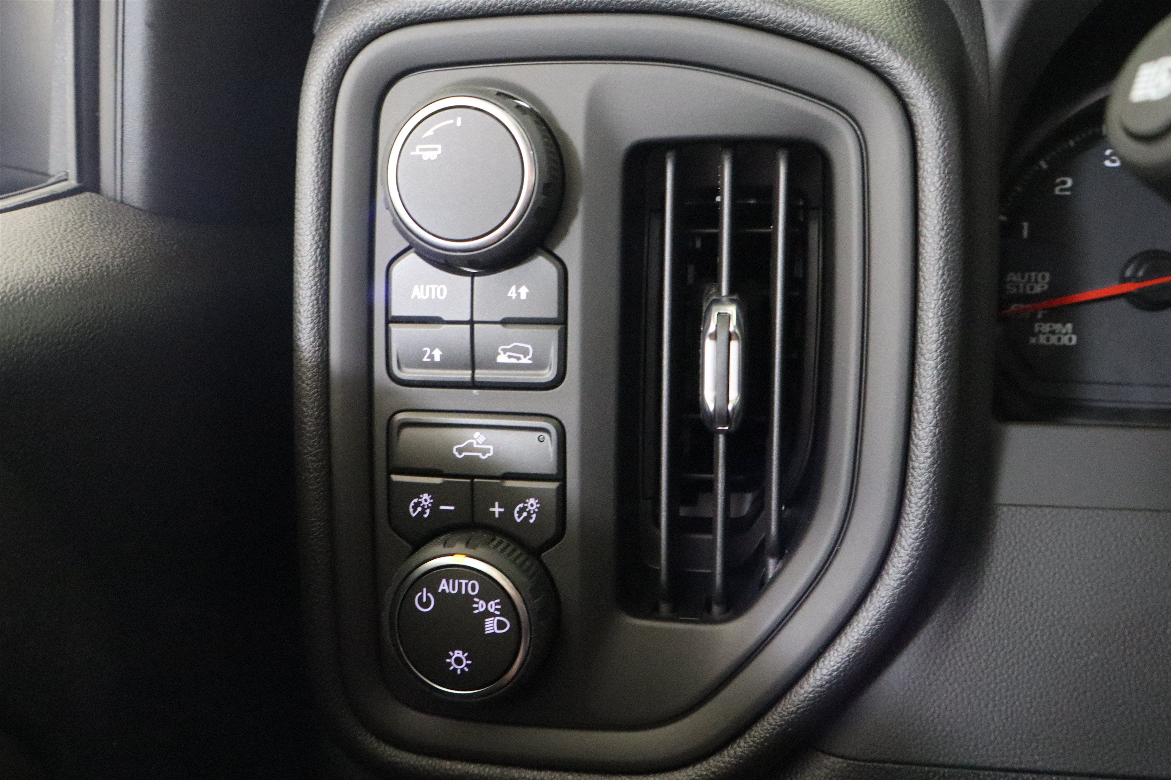 2026 Chevrolet Silverado 1500 Custom Crew Cab 4WD