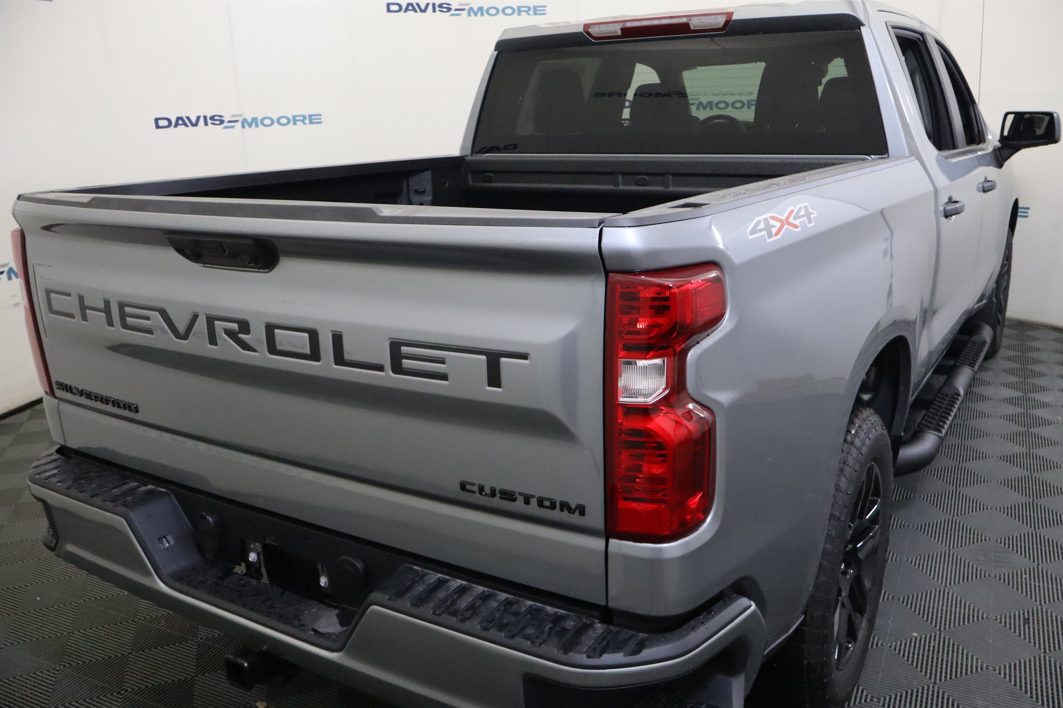 2026 Chevrolet Silverado 1500 Custom Crew Cab 4WD