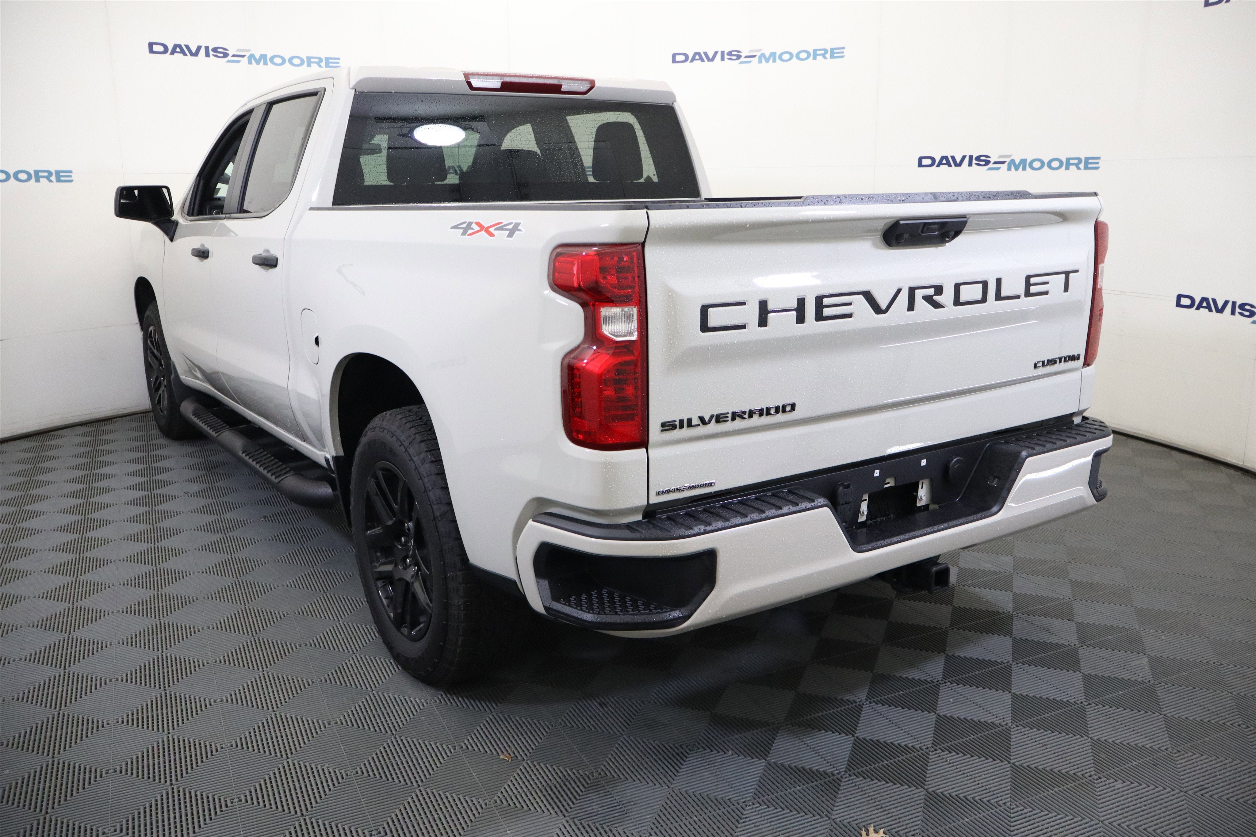 2026 Chevrolet Silverado 1500 Custom Crew Cab 4WD
