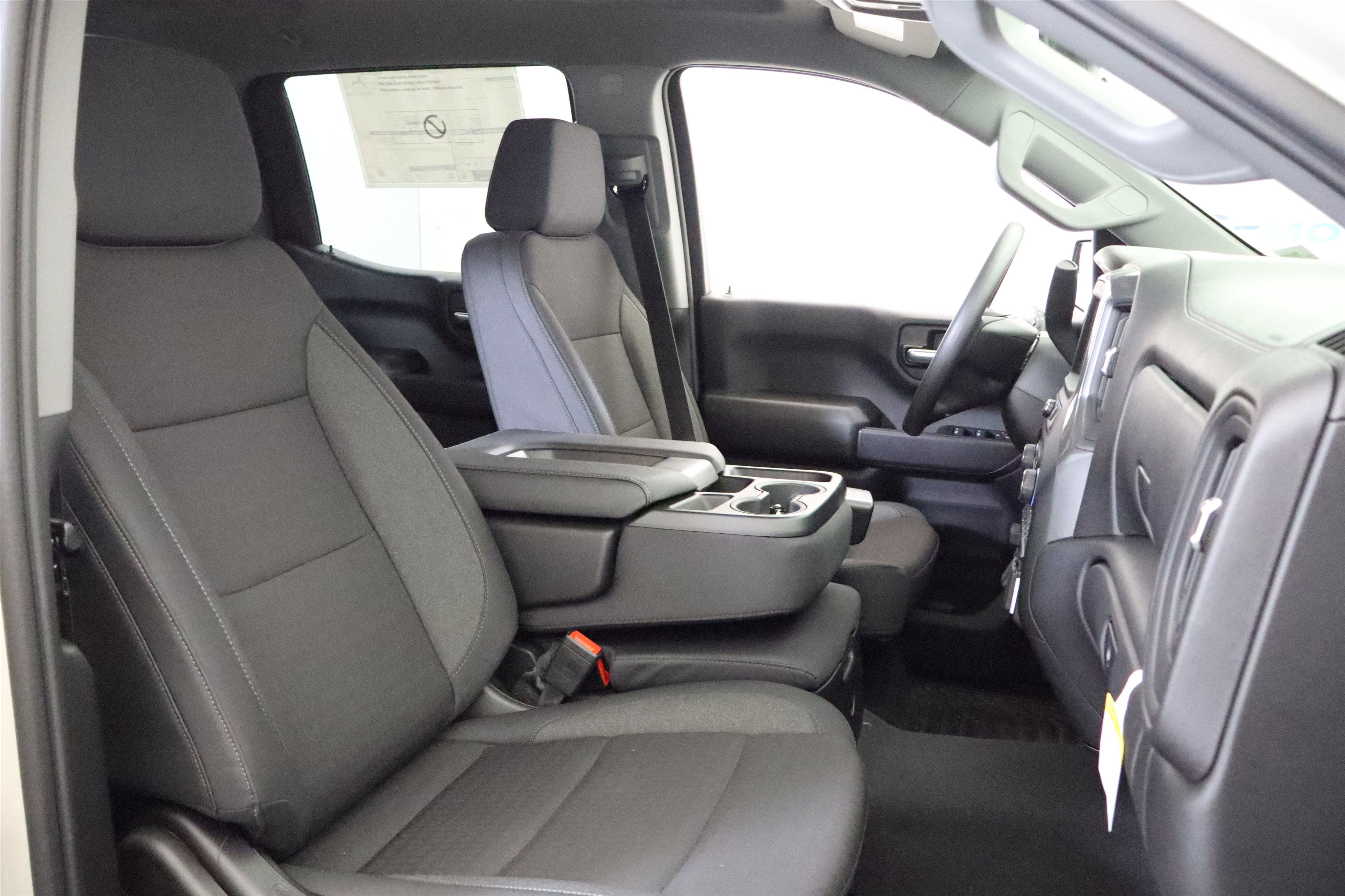 2026 Chevrolet Silverado 1500 Custom Crew Cab 4WD