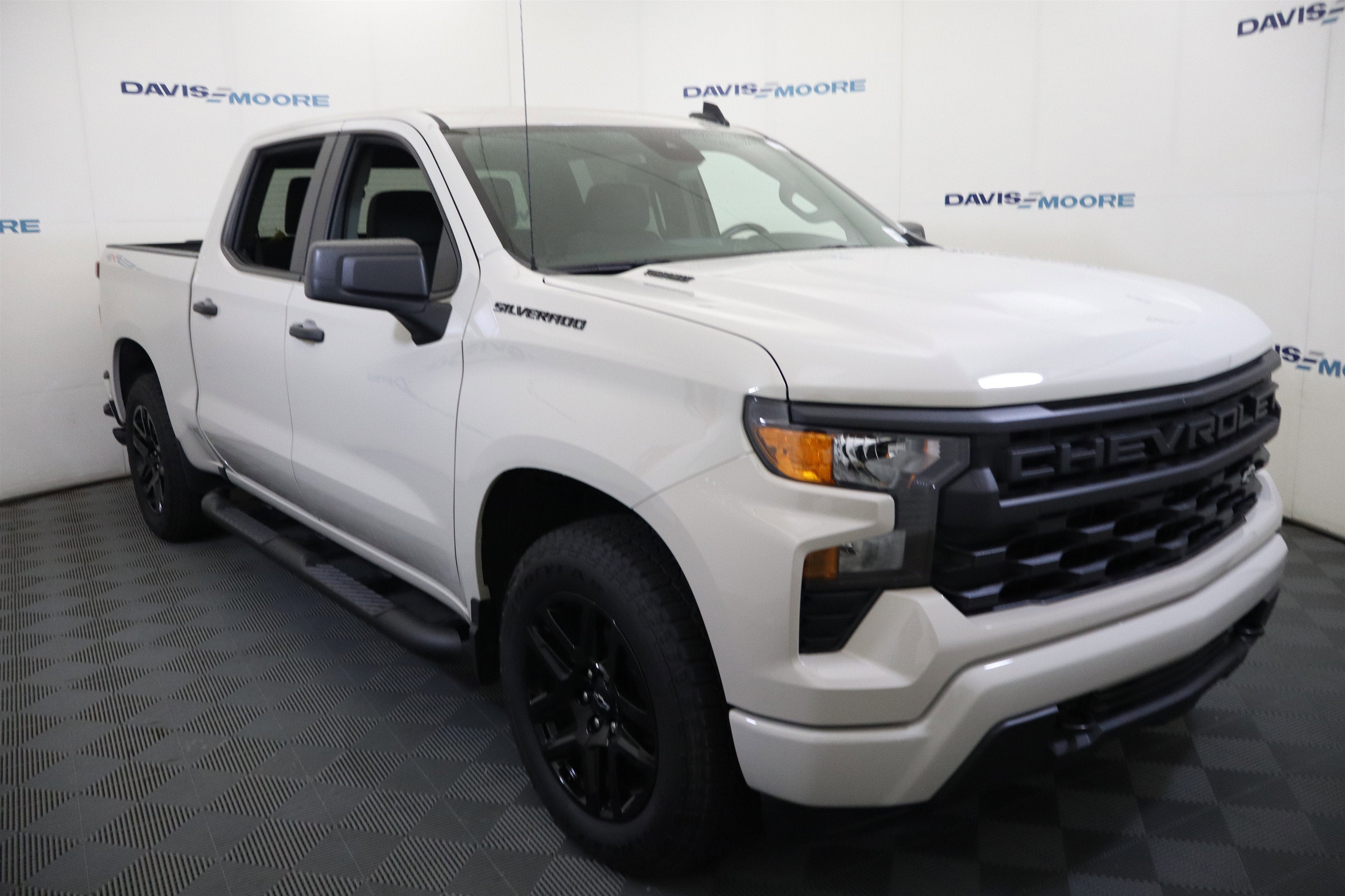 2026 Chevrolet Silverado 1500 Custom Crew Cab 4WD