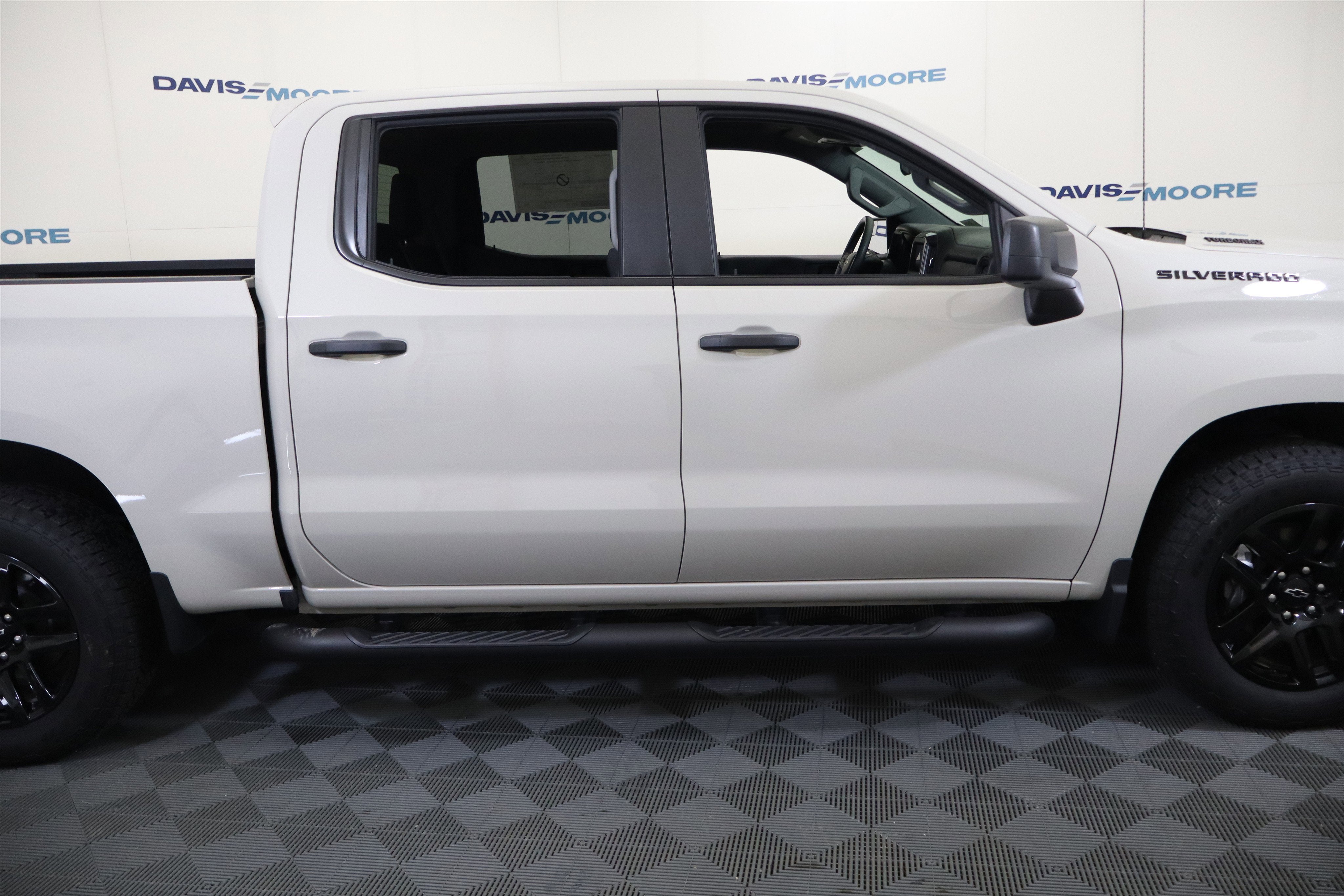 2026 Chevrolet Silverado 1500 Custom Crew Cab 4WD
