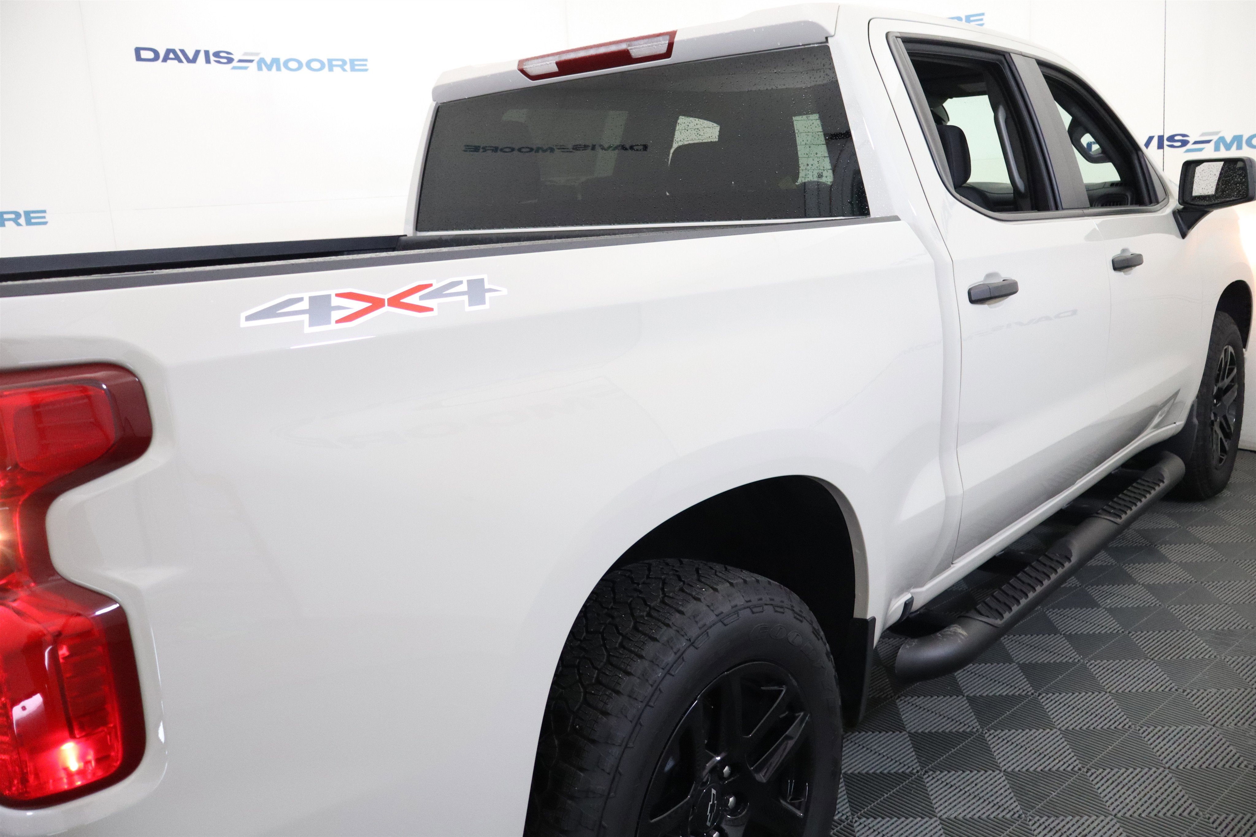 2026 Chevrolet Silverado 1500 Custom Crew Cab 4WD