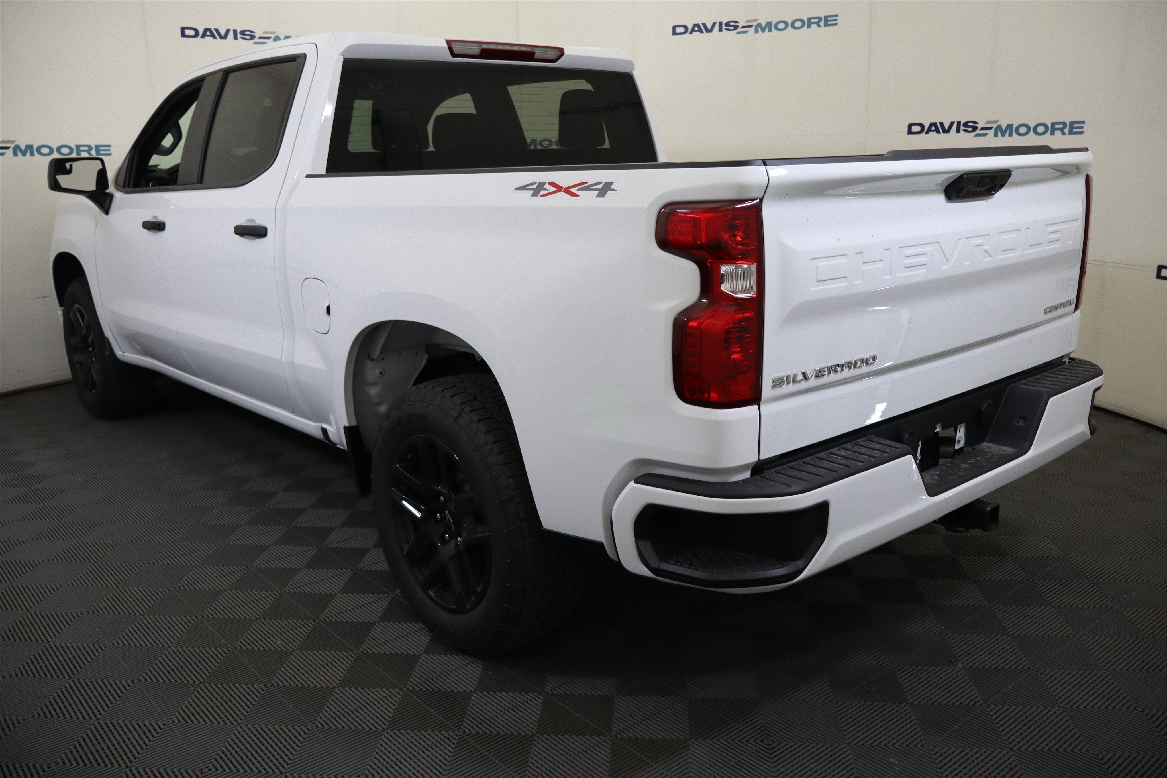 2026 Chevrolet Silverado 1500 Custom Crew Cab 4WD