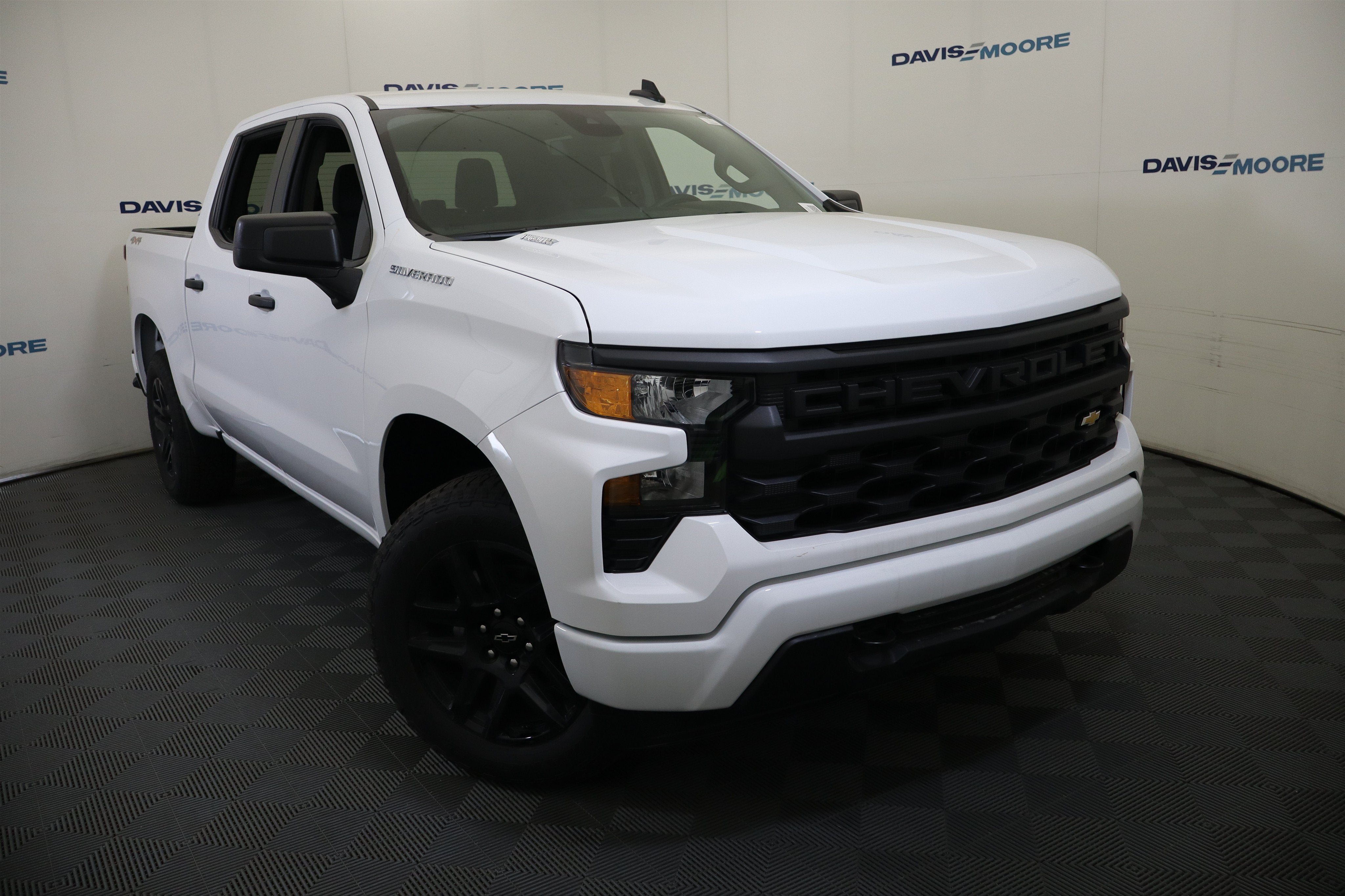 2026 Chevrolet Silverado 1500 Custom Crew Cab 4WD