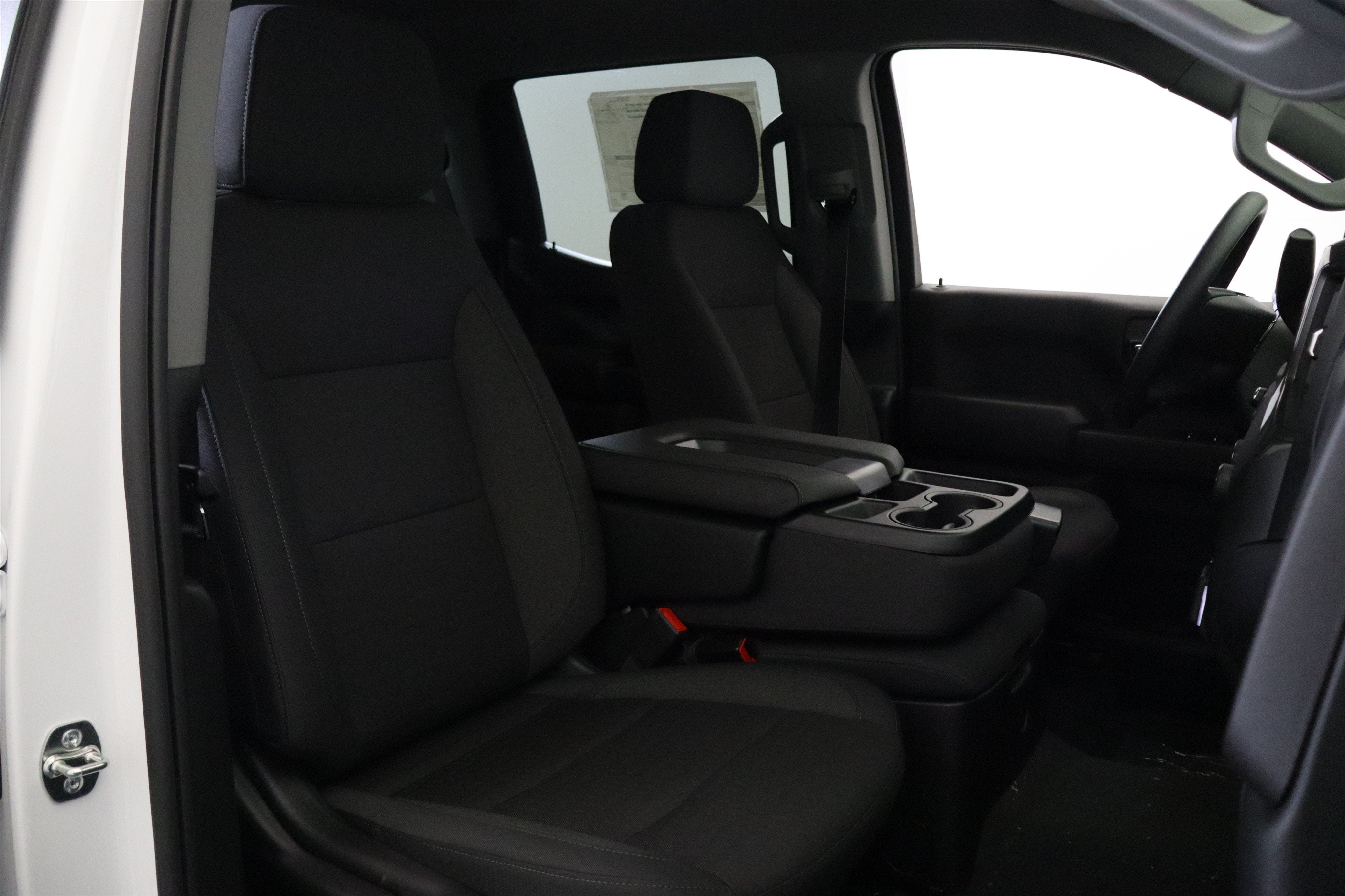 2026 Chevrolet Silverado 1500 Custom Crew Cab 4WD