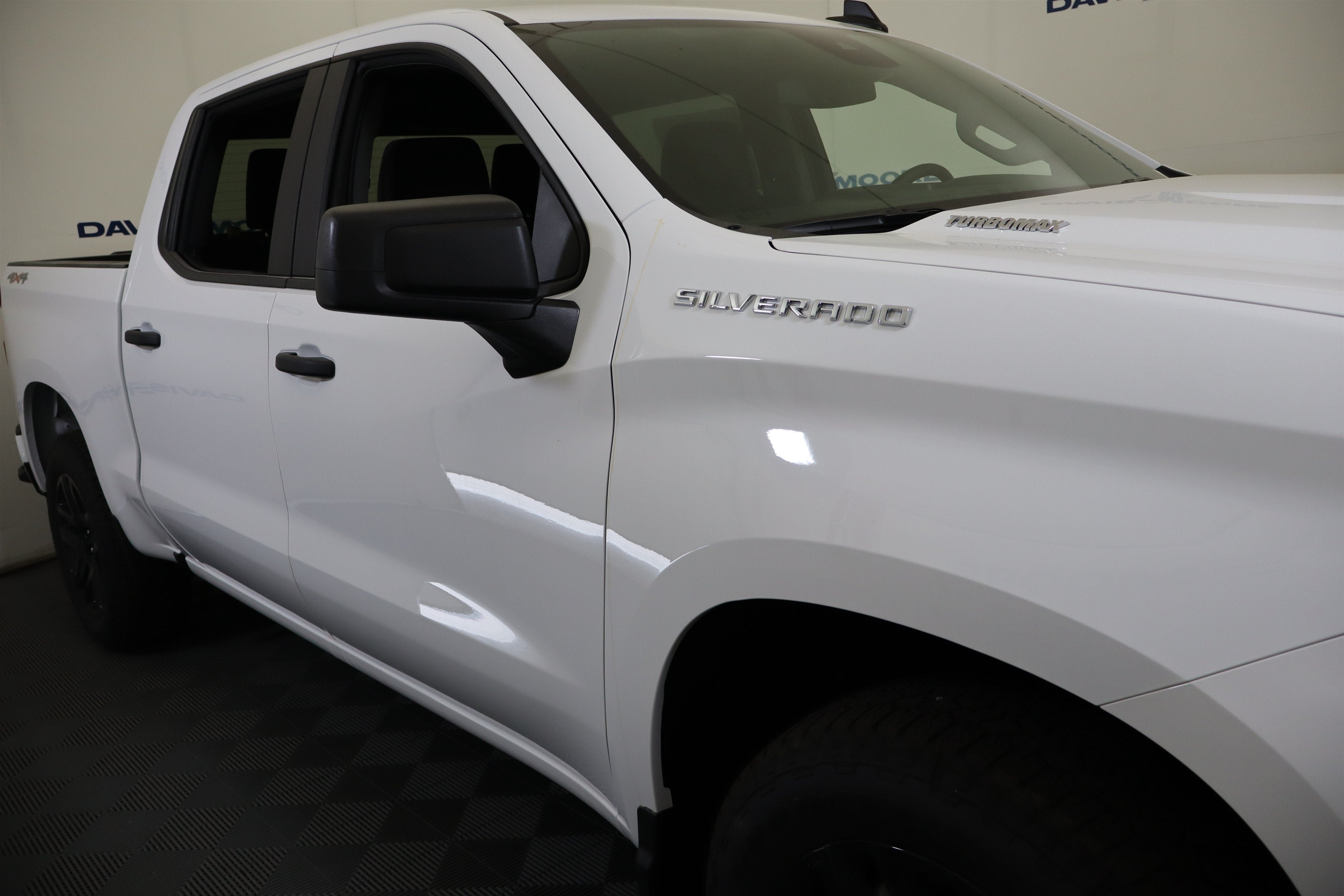2026 Chevrolet Silverado 1500 Custom Crew Cab 4WD