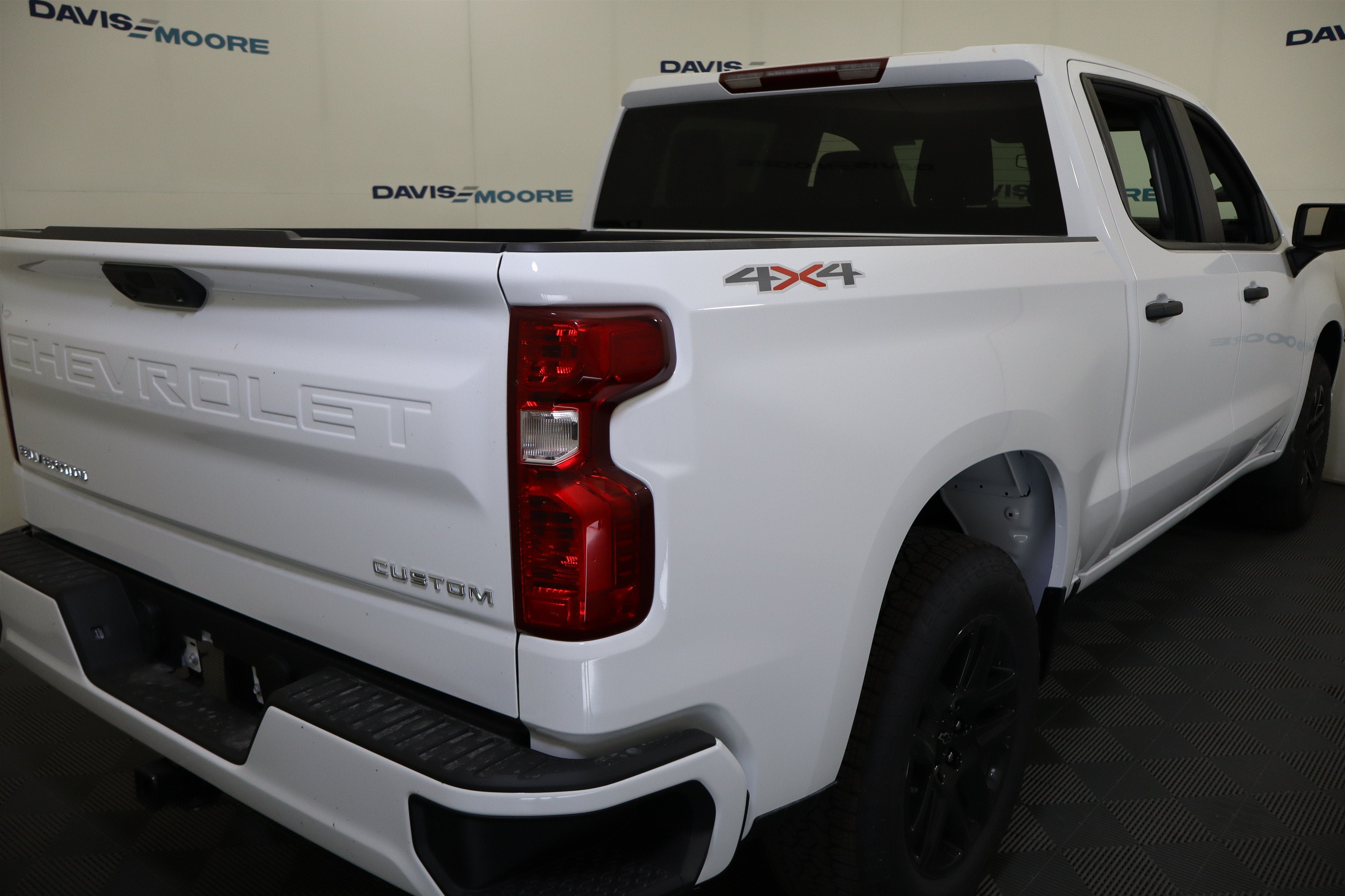 2026 Chevrolet Silverado 1500 Custom Crew Cab 4WD