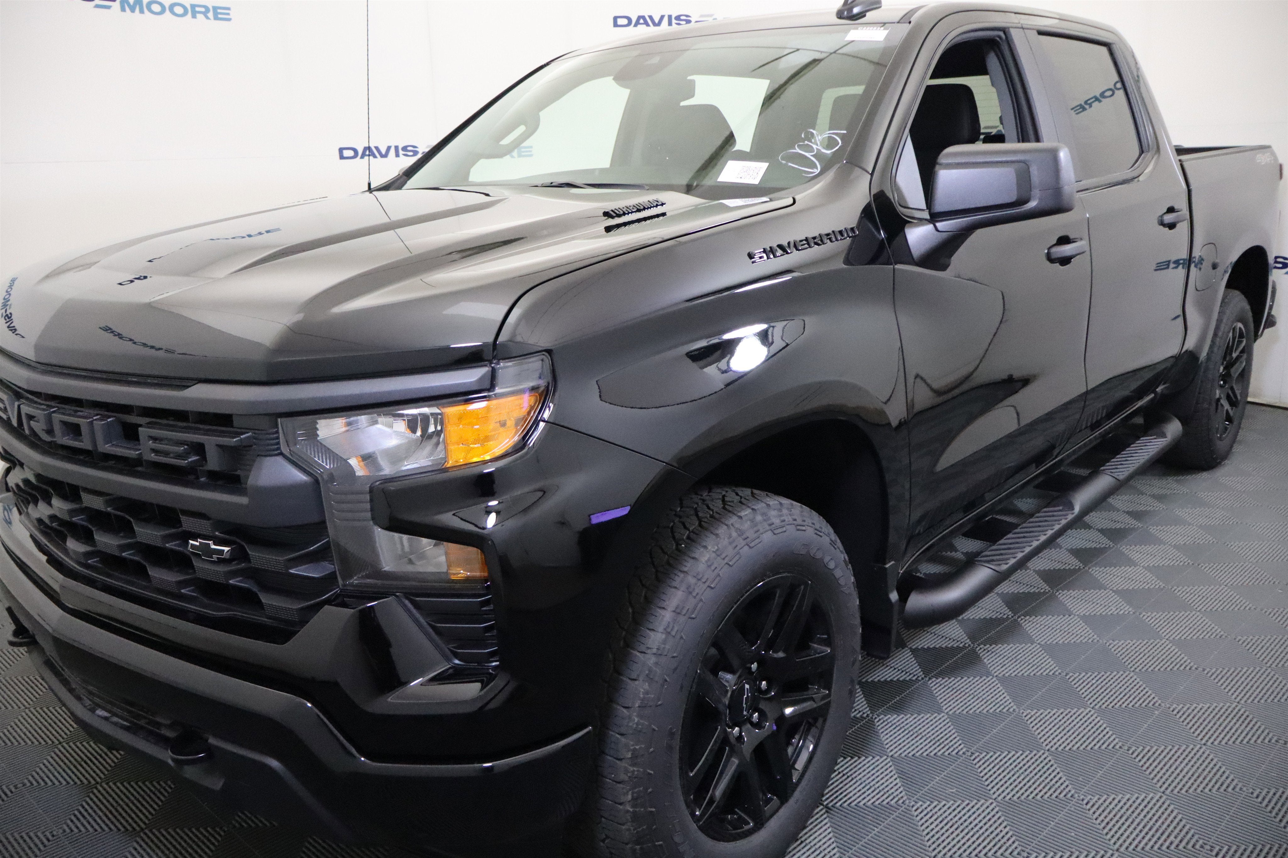 2026 Chevrolet Silverado 1500 Custom Crew Cab 4WD