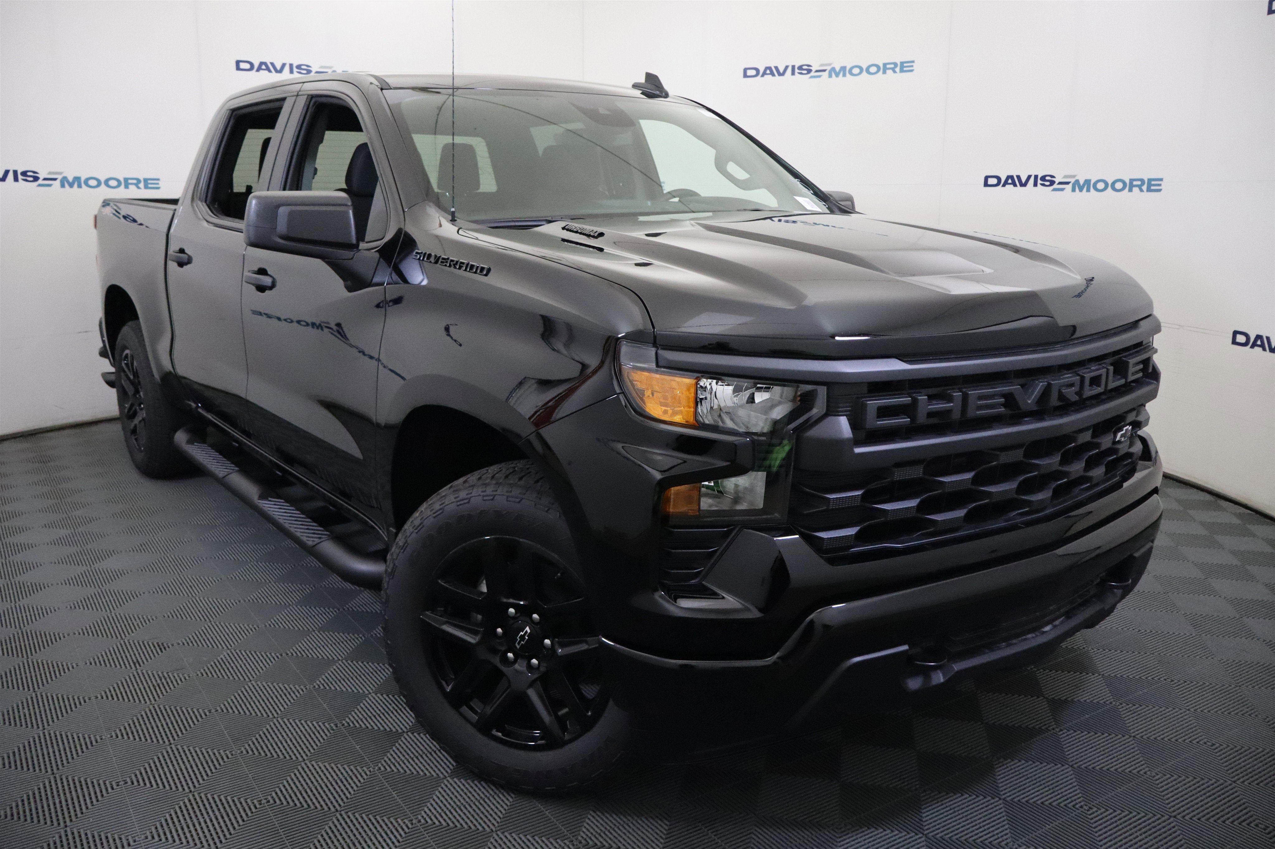 2026 Chevrolet Silverado 1500 Custom Crew Cab 4WD