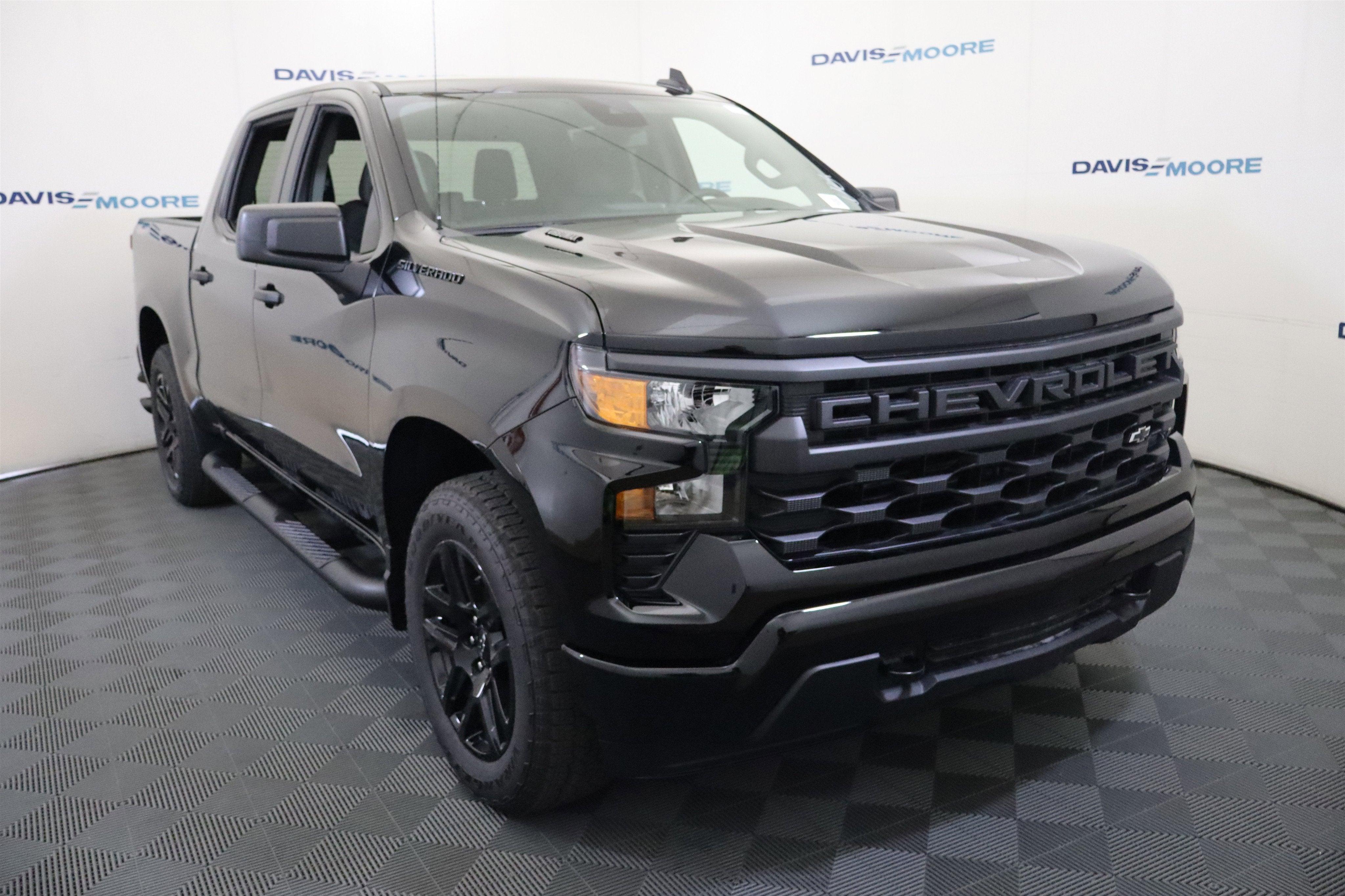 2026 Chevrolet Silverado 1500 Custom Crew Cab 4WD