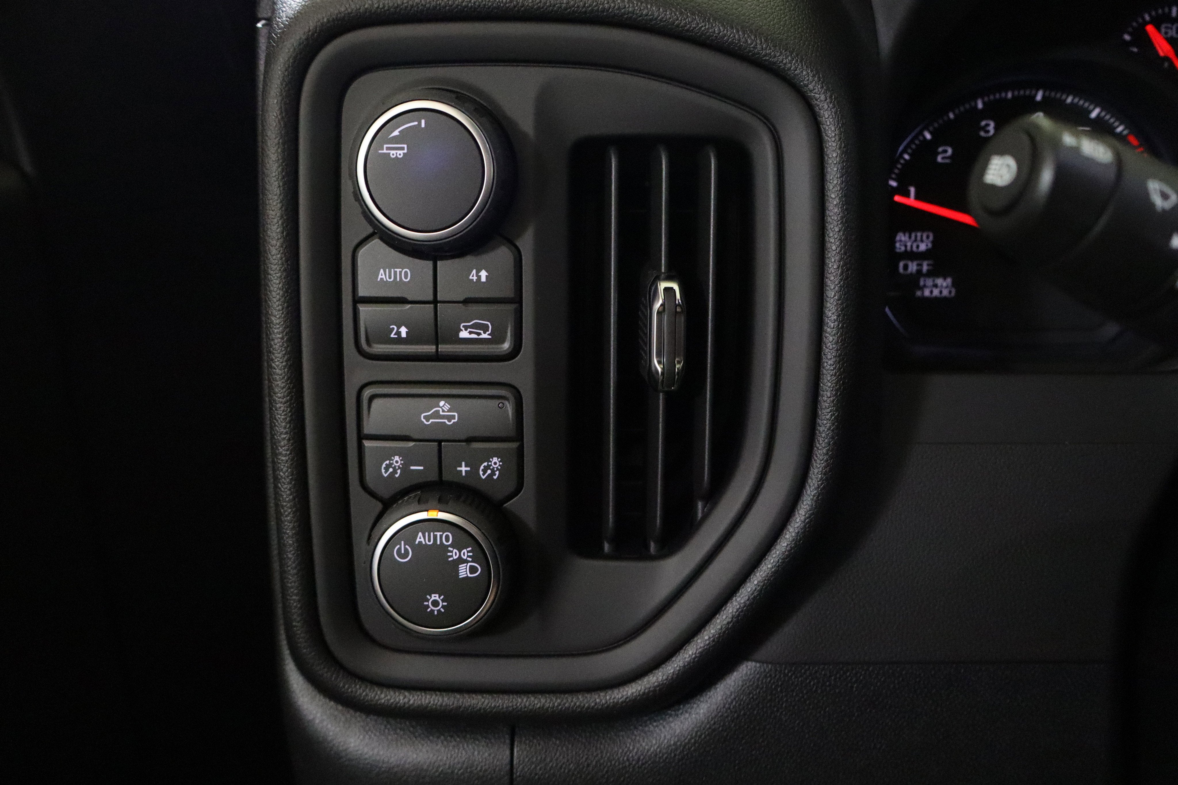 2026 Chevrolet Silverado 1500 Custom Crew Cab 4WD