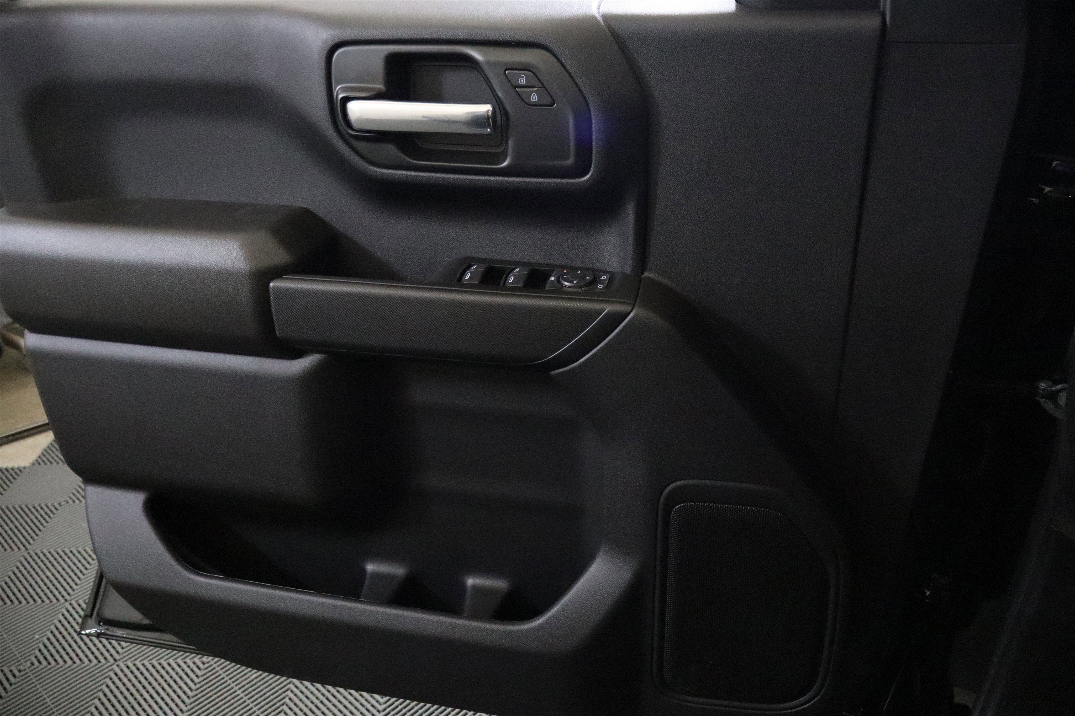 2026 Chevrolet Silverado 1500 Custom Crew Cab 4WD