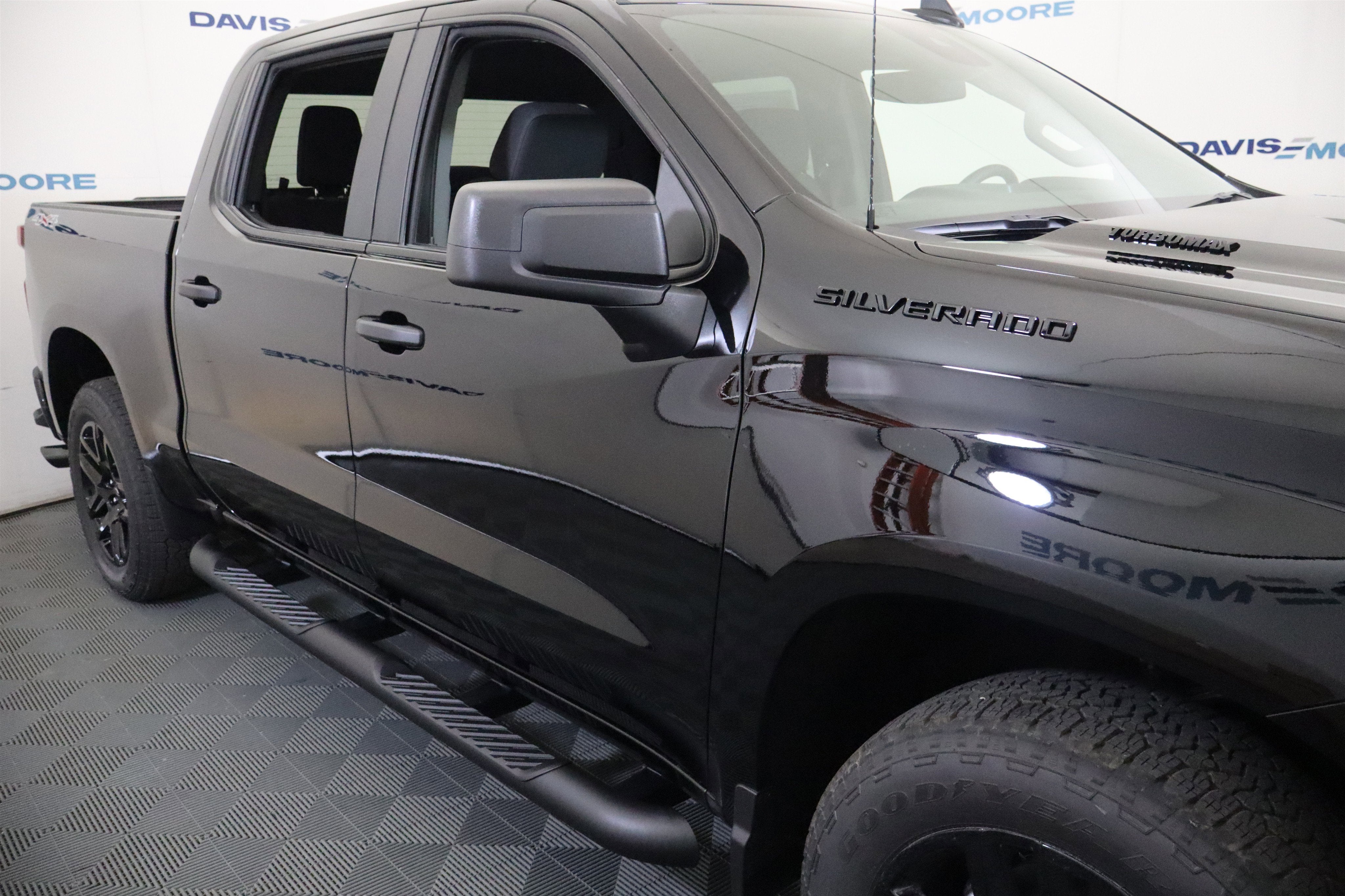 2026 Chevrolet Silverado 1500 Custom Crew Cab 4WD