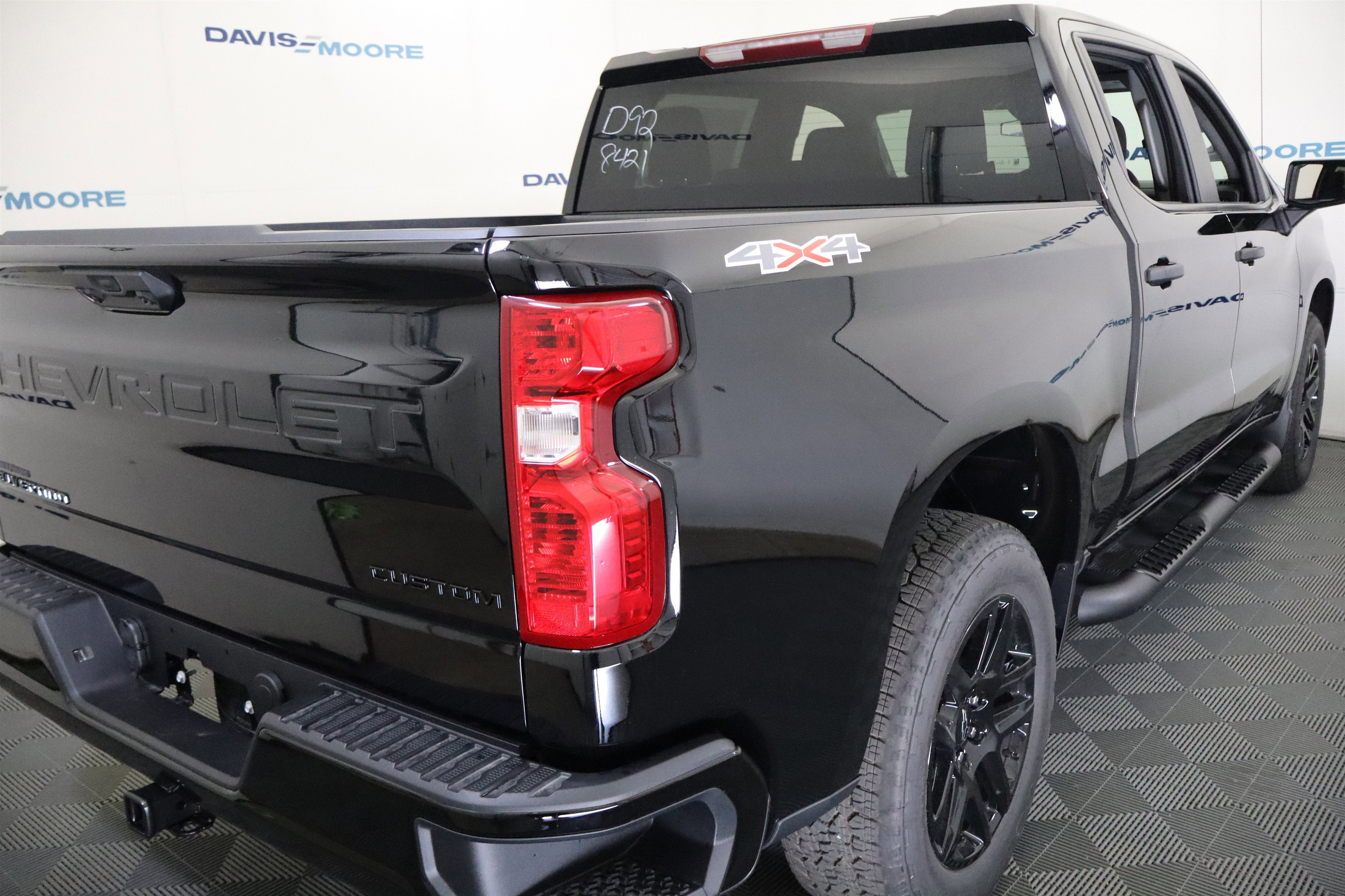 2026 Chevrolet Silverado 1500 Custom Crew Cab 4WD