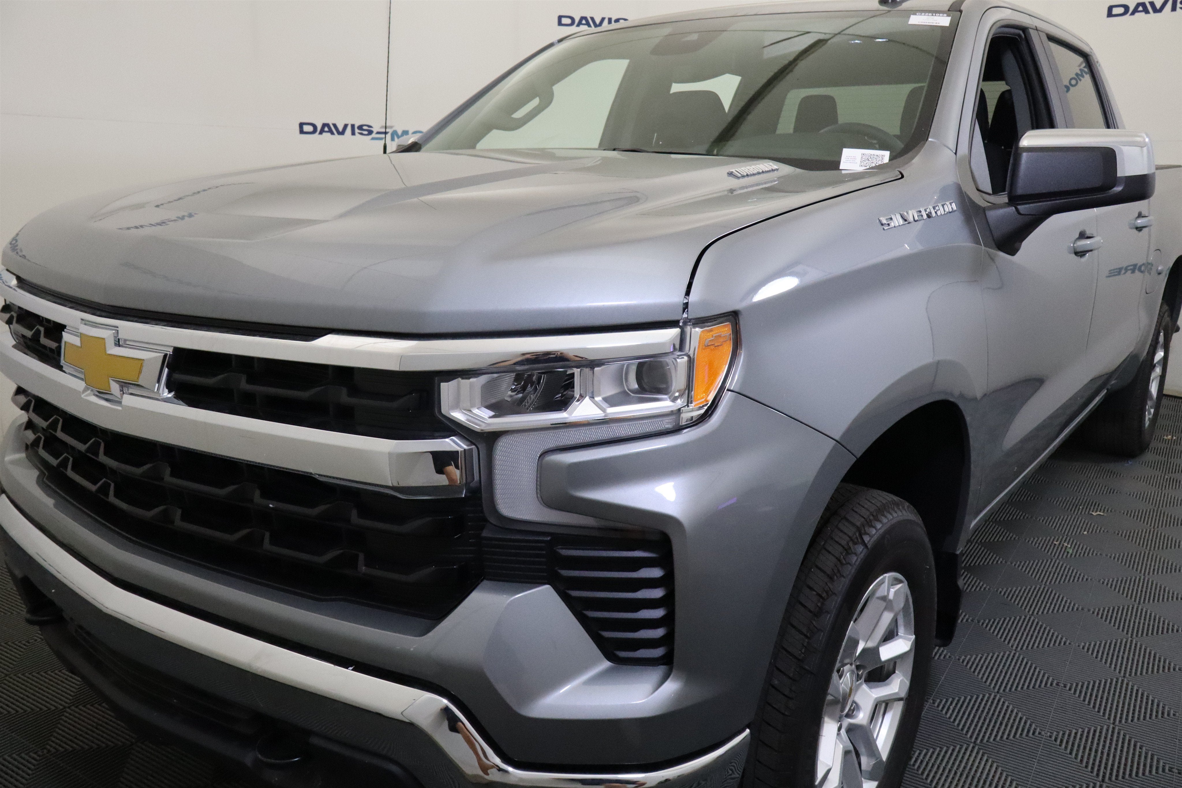 2026 Chevrolet Silverado 1500 LT Crew Cab 4WD