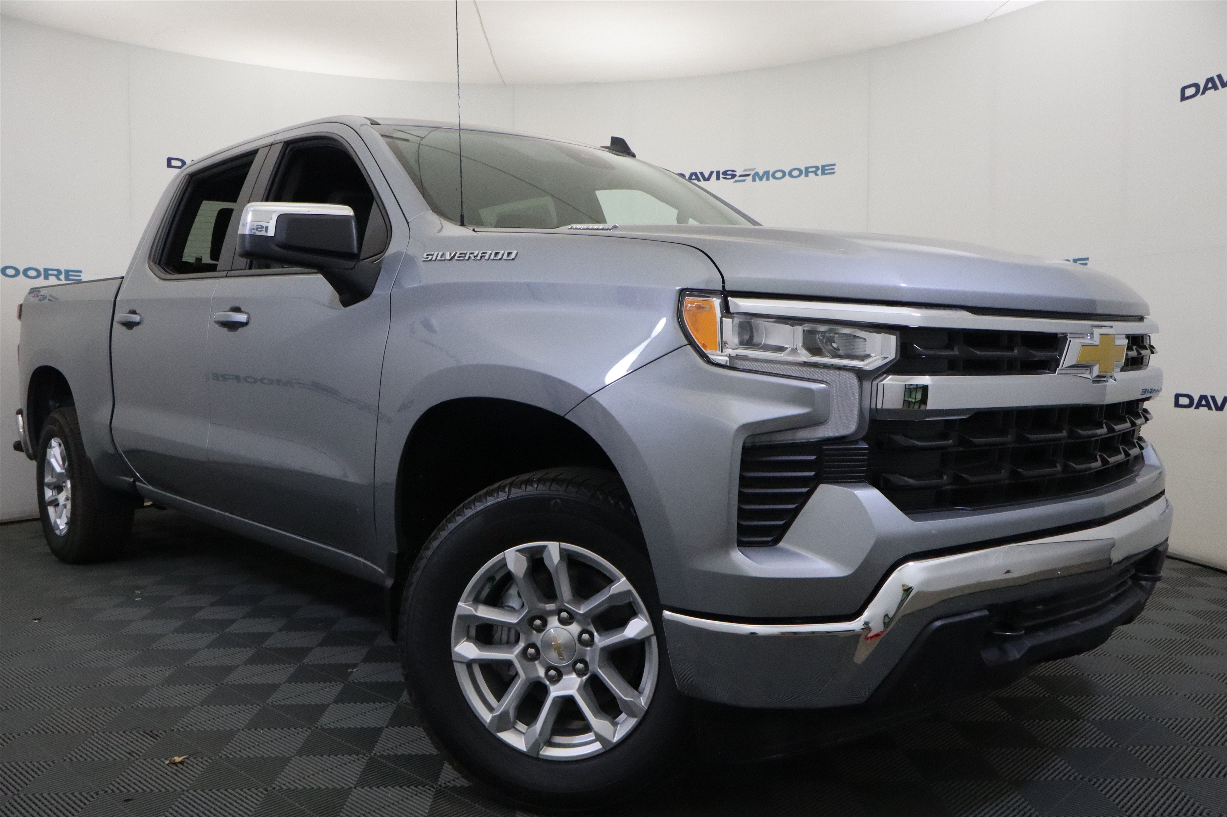 2026 Chevrolet Silverado 1500 LT Crew Cab 4WD