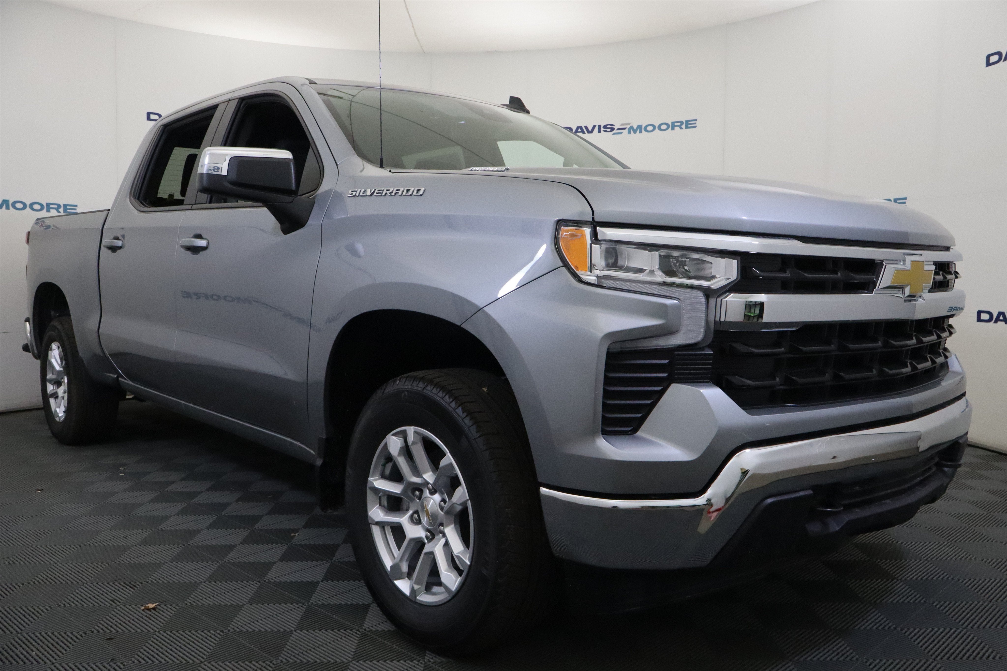 2026 Chevrolet Silverado 1500 LT Crew Cab 4WD