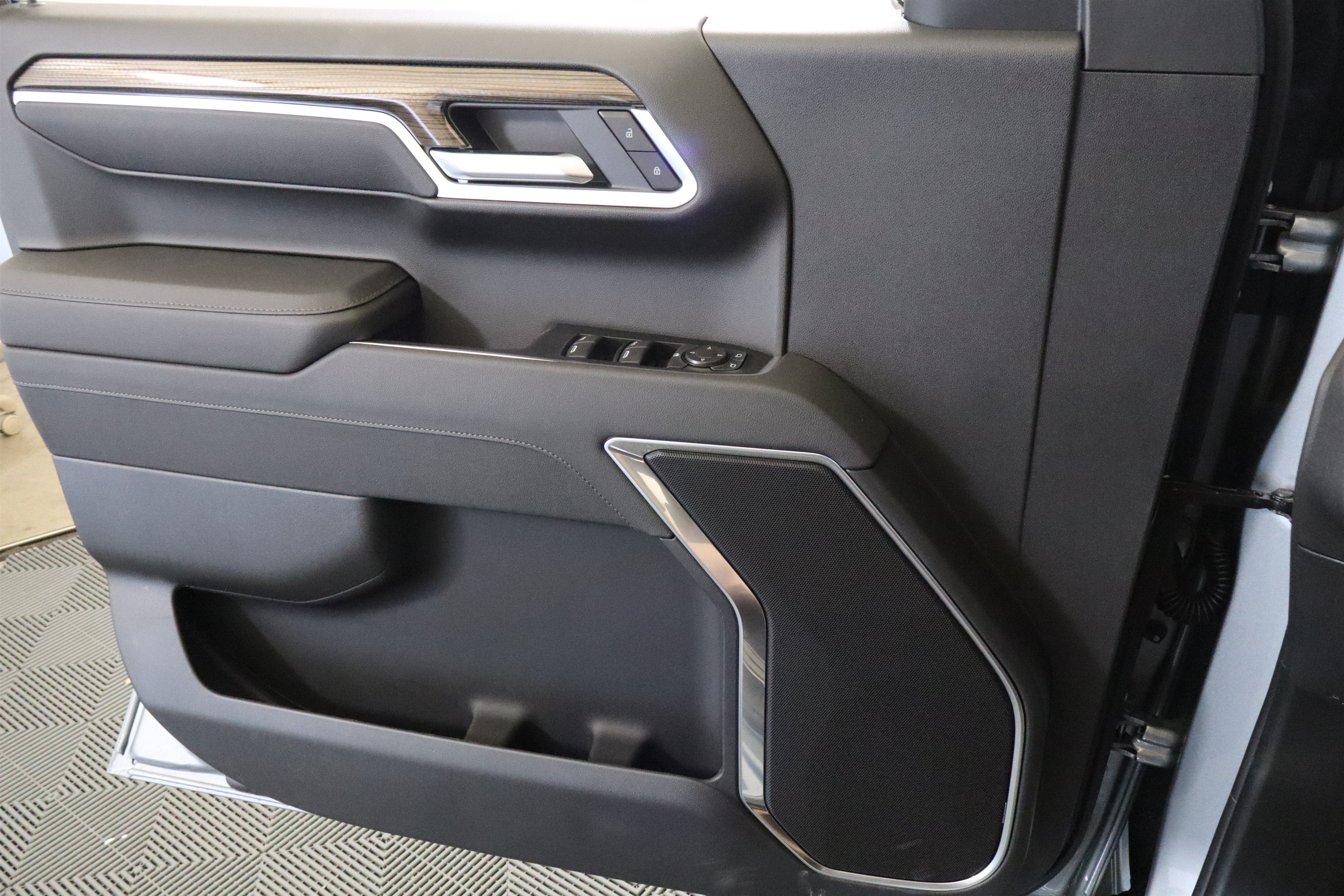 2026 Chevrolet Silverado 1500 LT Crew Cab 4WD