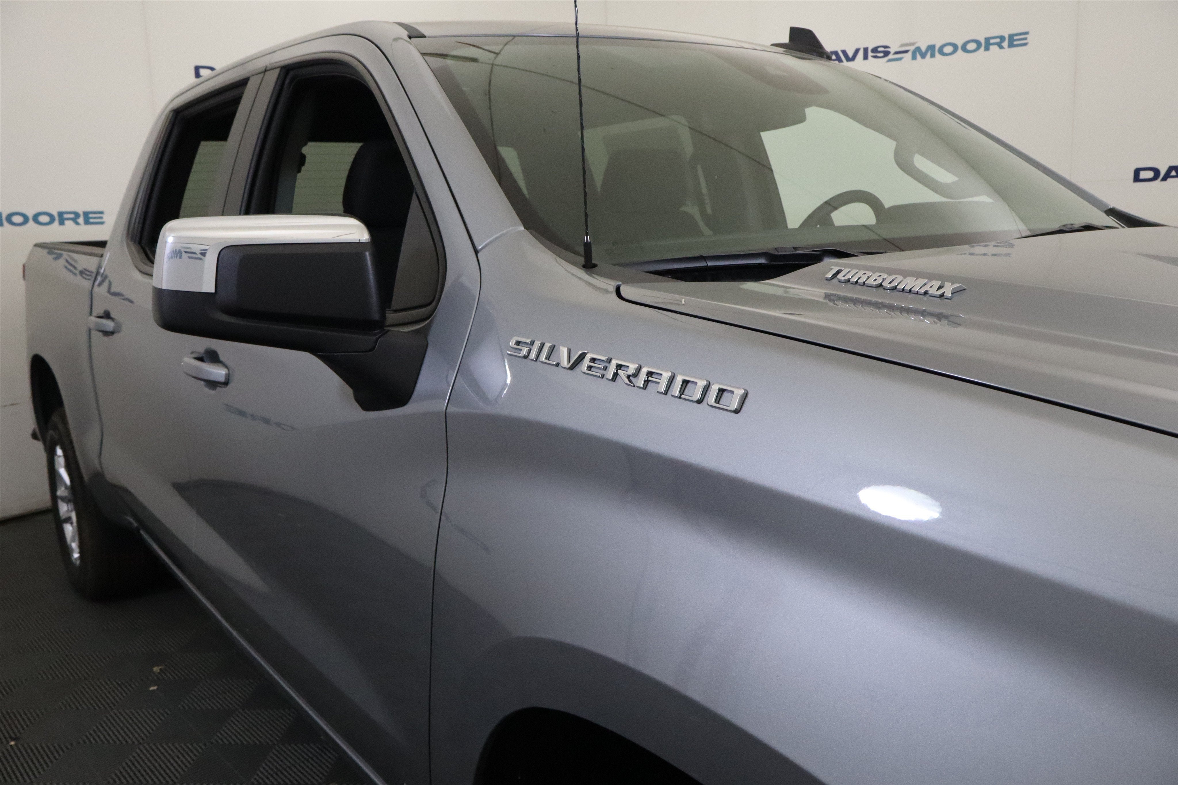 2026 Chevrolet Silverado 1500 LT Crew Cab 4WD