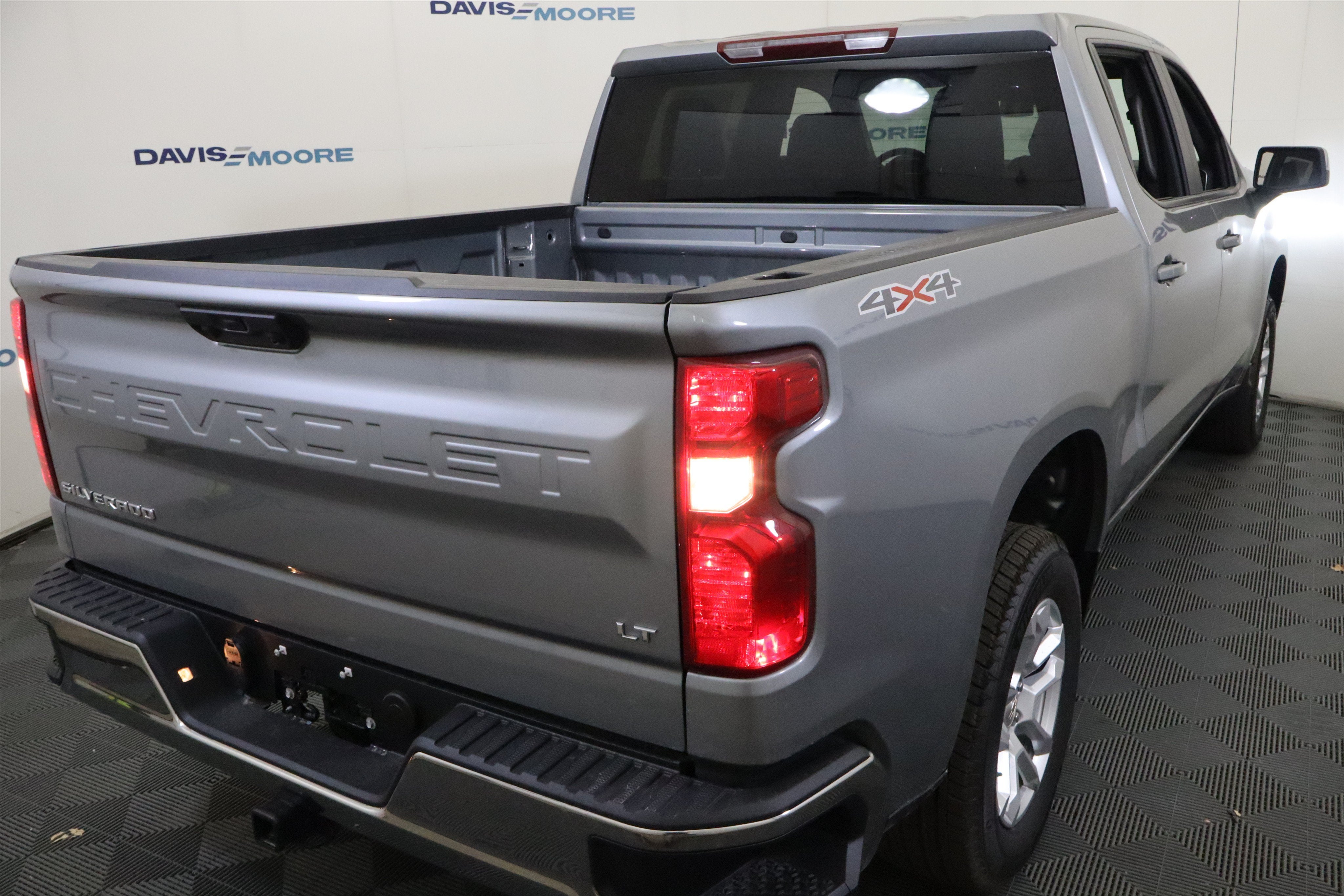 2026 Chevrolet Silverado 1500 LT Crew Cab 4WD