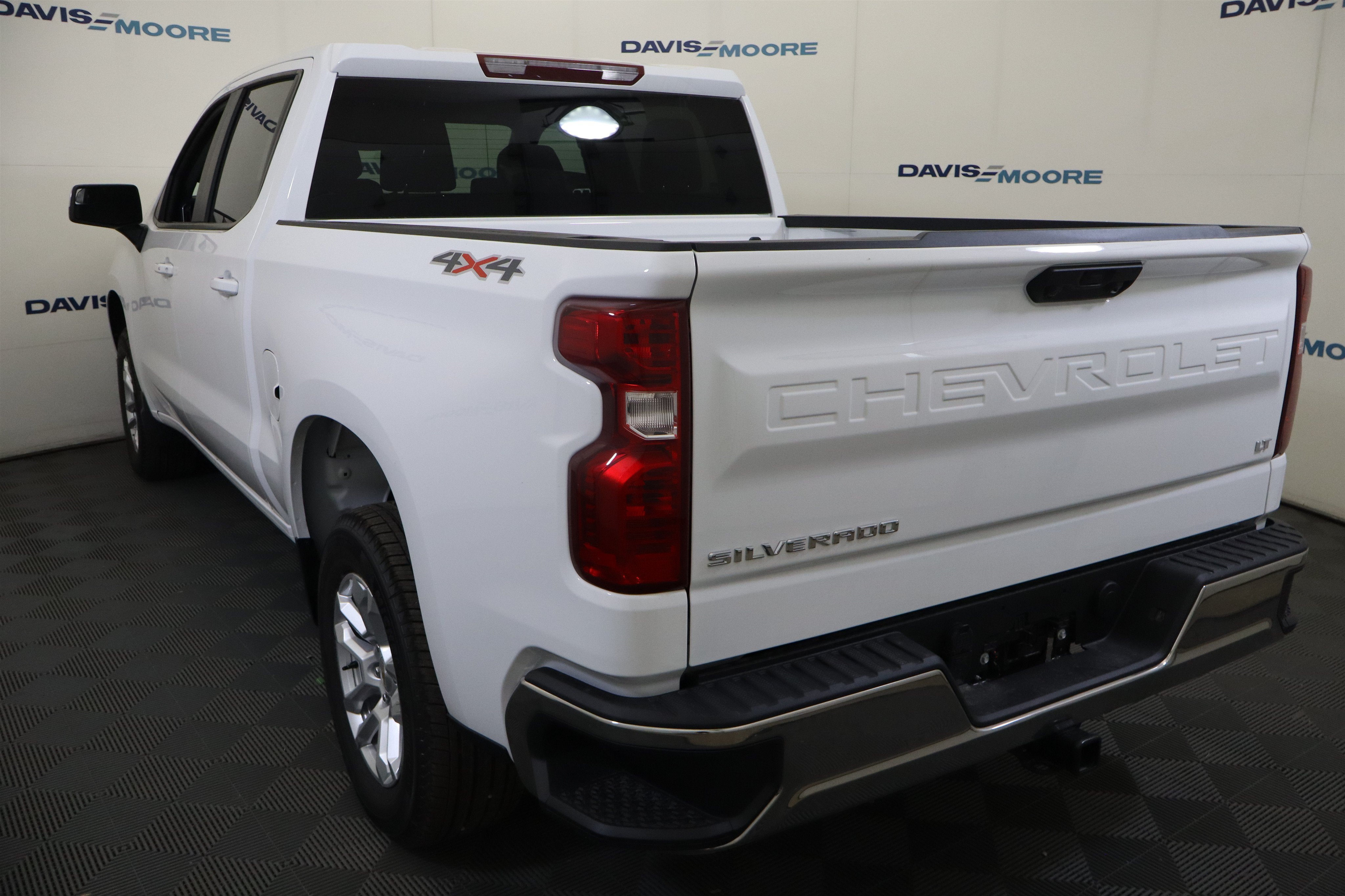 2026 Chevrolet Silverado 1500 LT Crew Cab 4WD