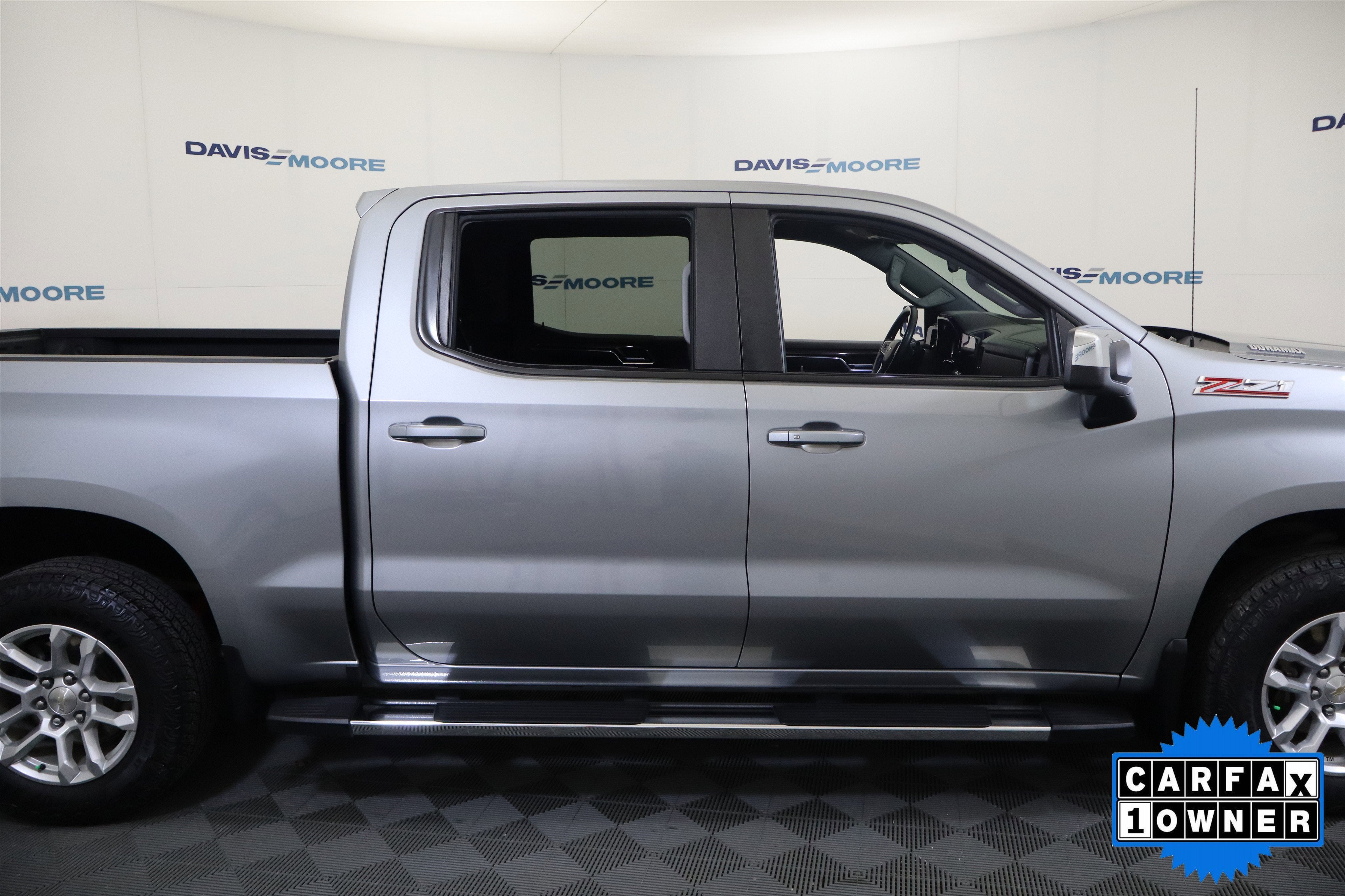 2023 Chevrolet Silverado 1500 LT Crew Cab 4WD