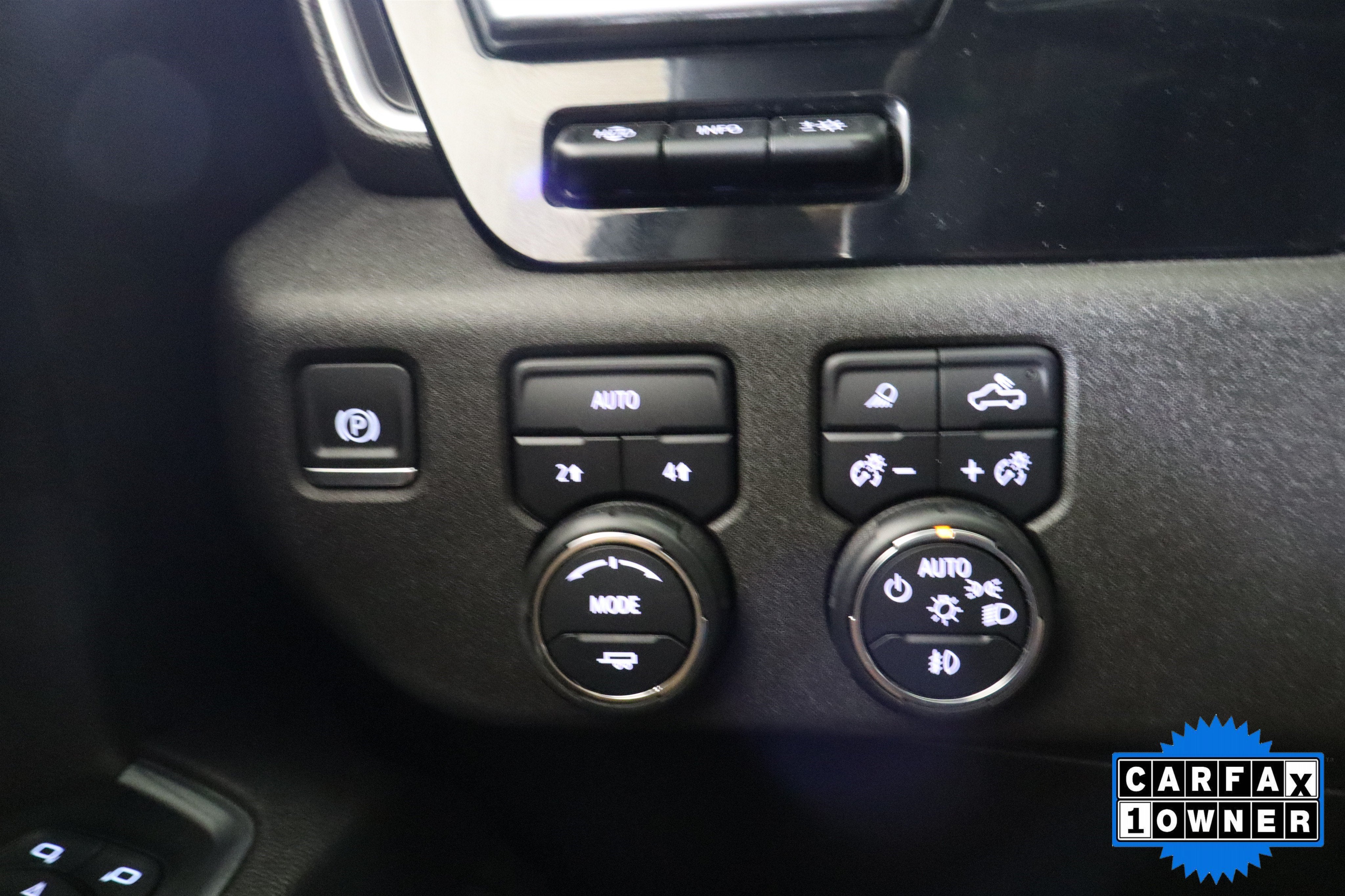 2024 Chevrolet Silverado 1500 LTZ Crew Cab 4WD