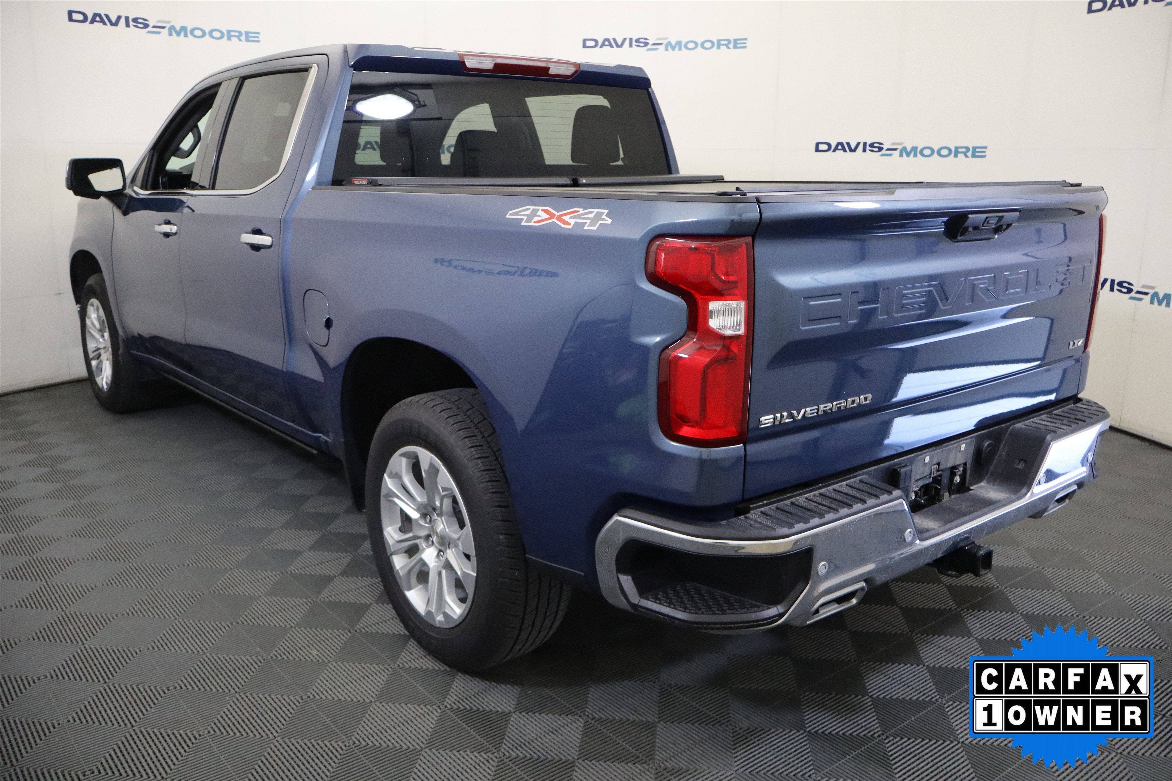 2024 Chevrolet Silverado 1500 LTZ Crew Cab 4WD