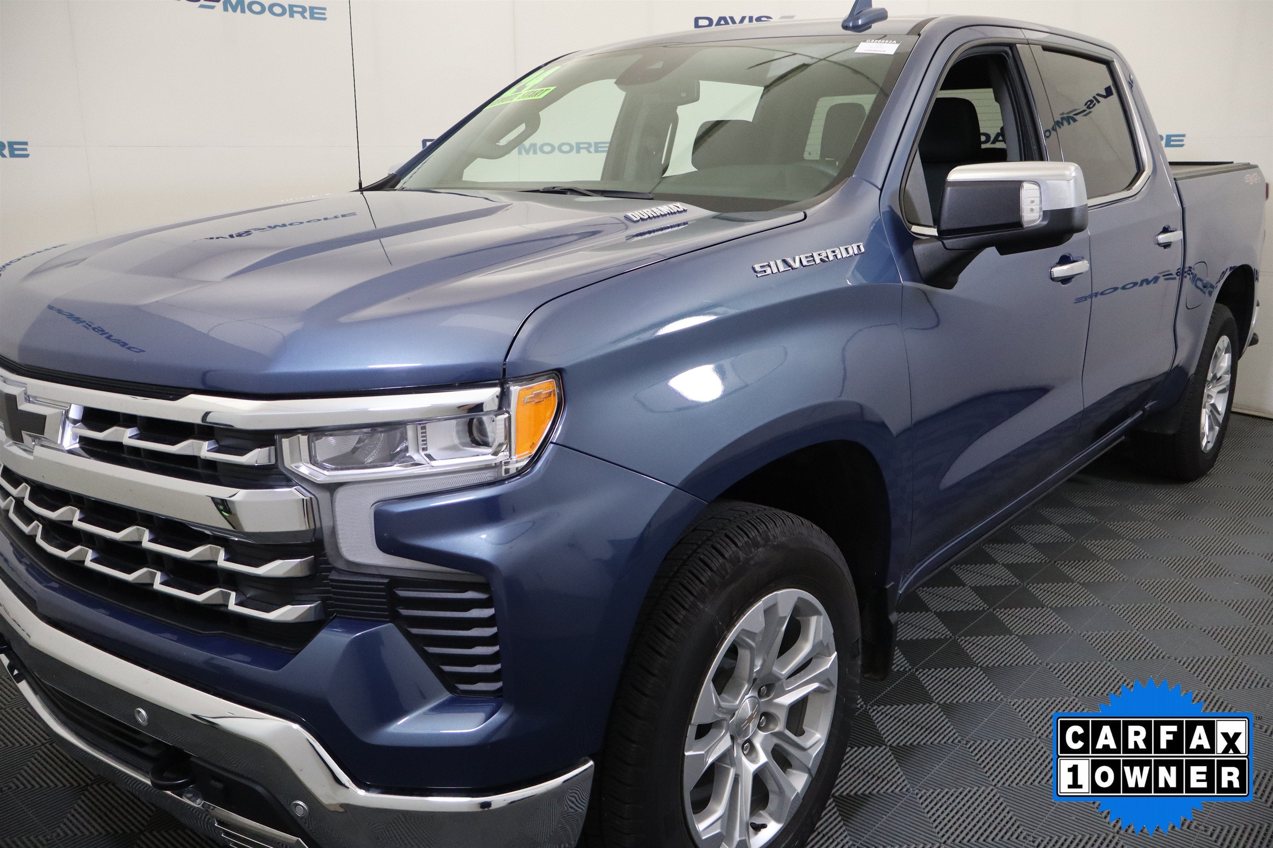 2024 Chevrolet Silverado 1500 LTZ Crew Cab 4WD