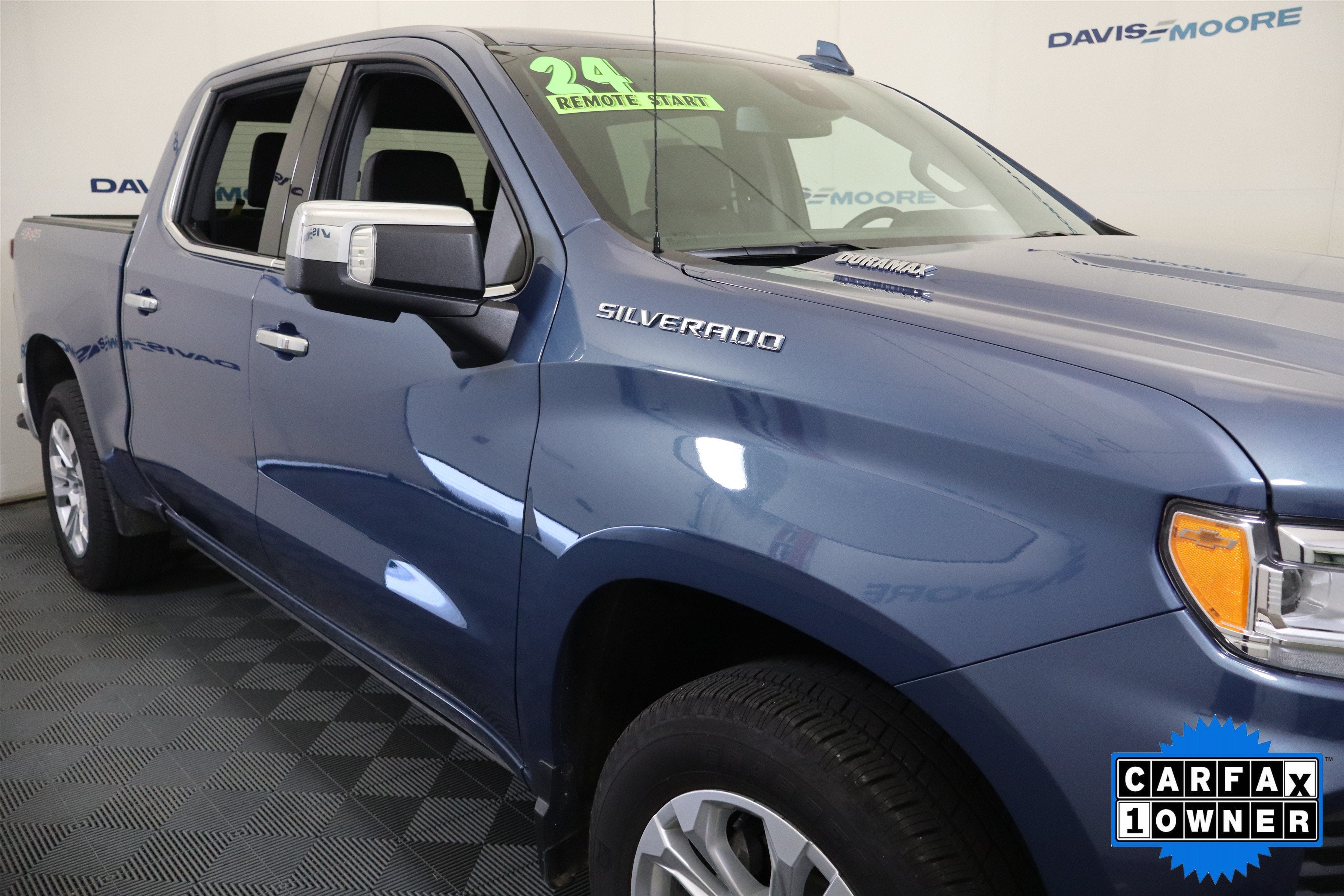 2024 Chevrolet Silverado 1500 LTZ Crew Cab 4WD