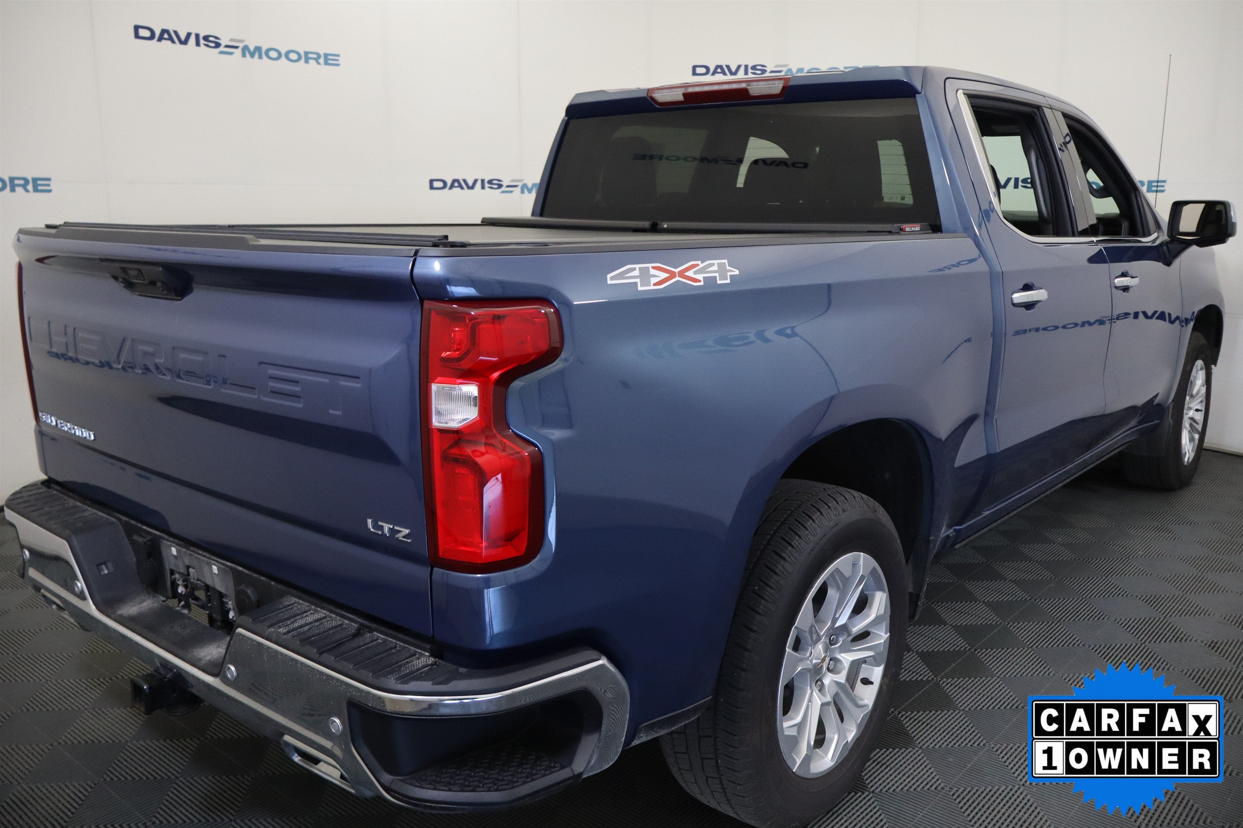 2024 Chevrolet Silverado 1500 LTZ Crew Cab 4WD