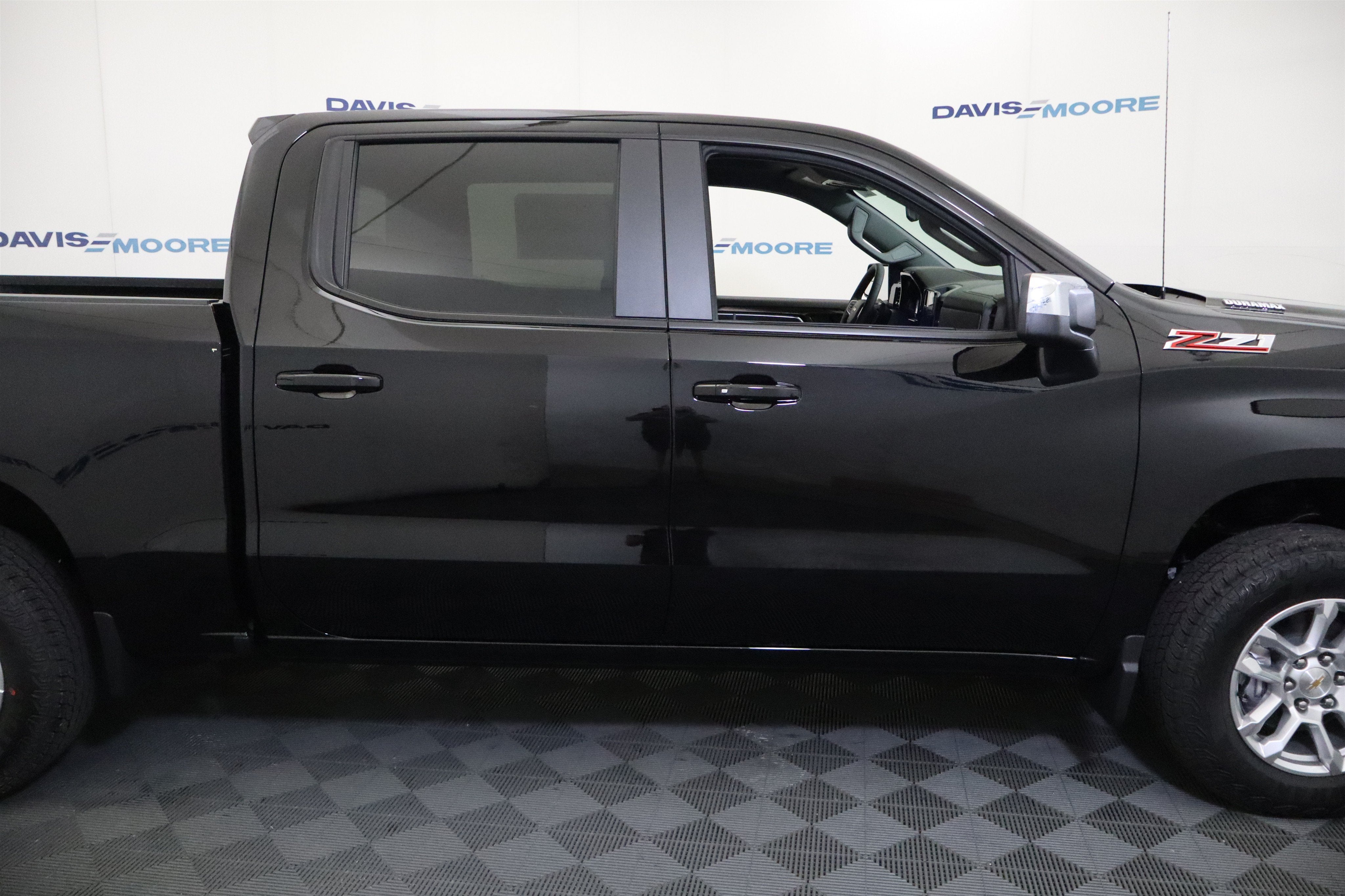 2026 Chevrolet Silverado 1500 LT Crew Cab 4WD