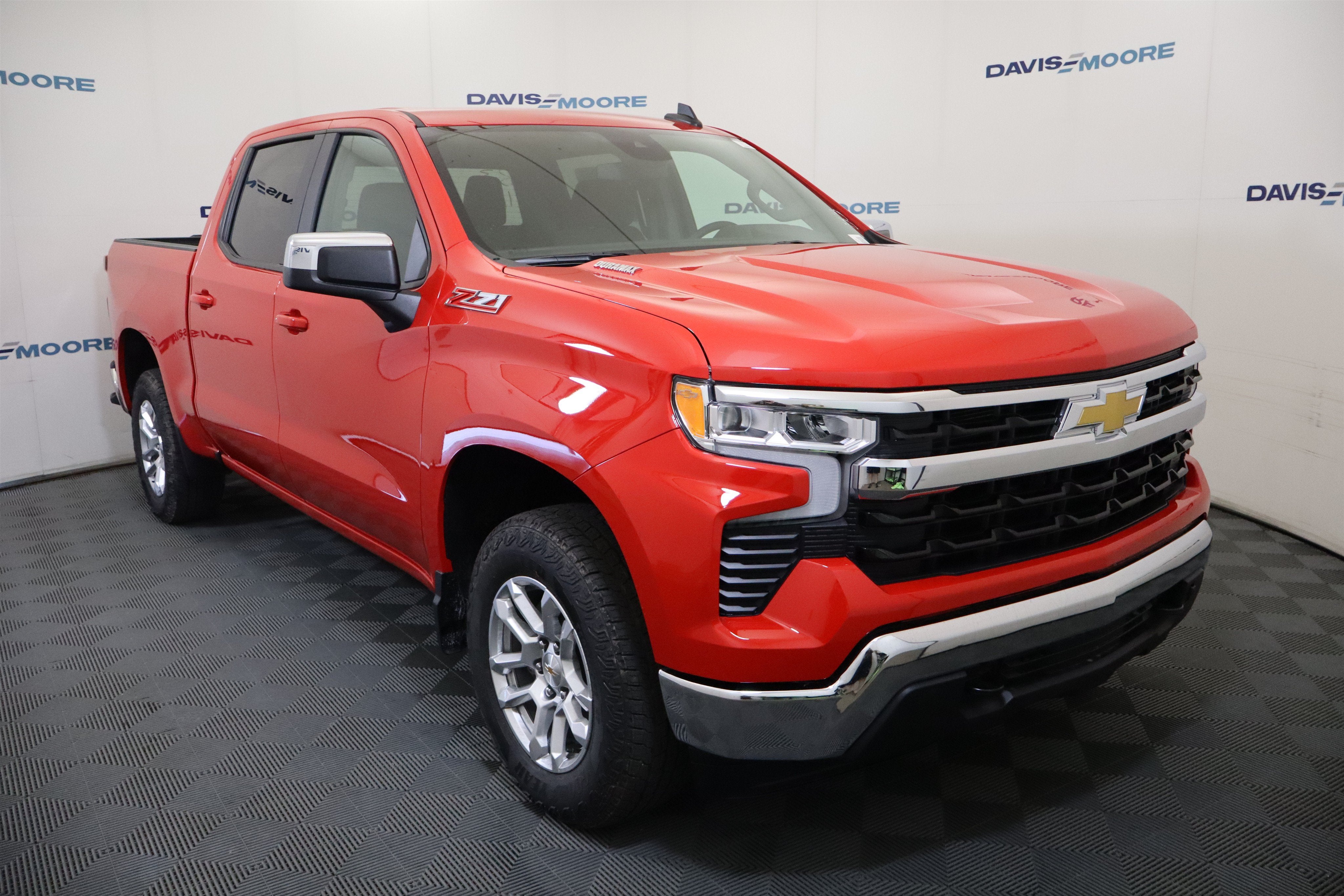 2026 Chevrolet Silverado 1500 LT Crew Cab 4WD