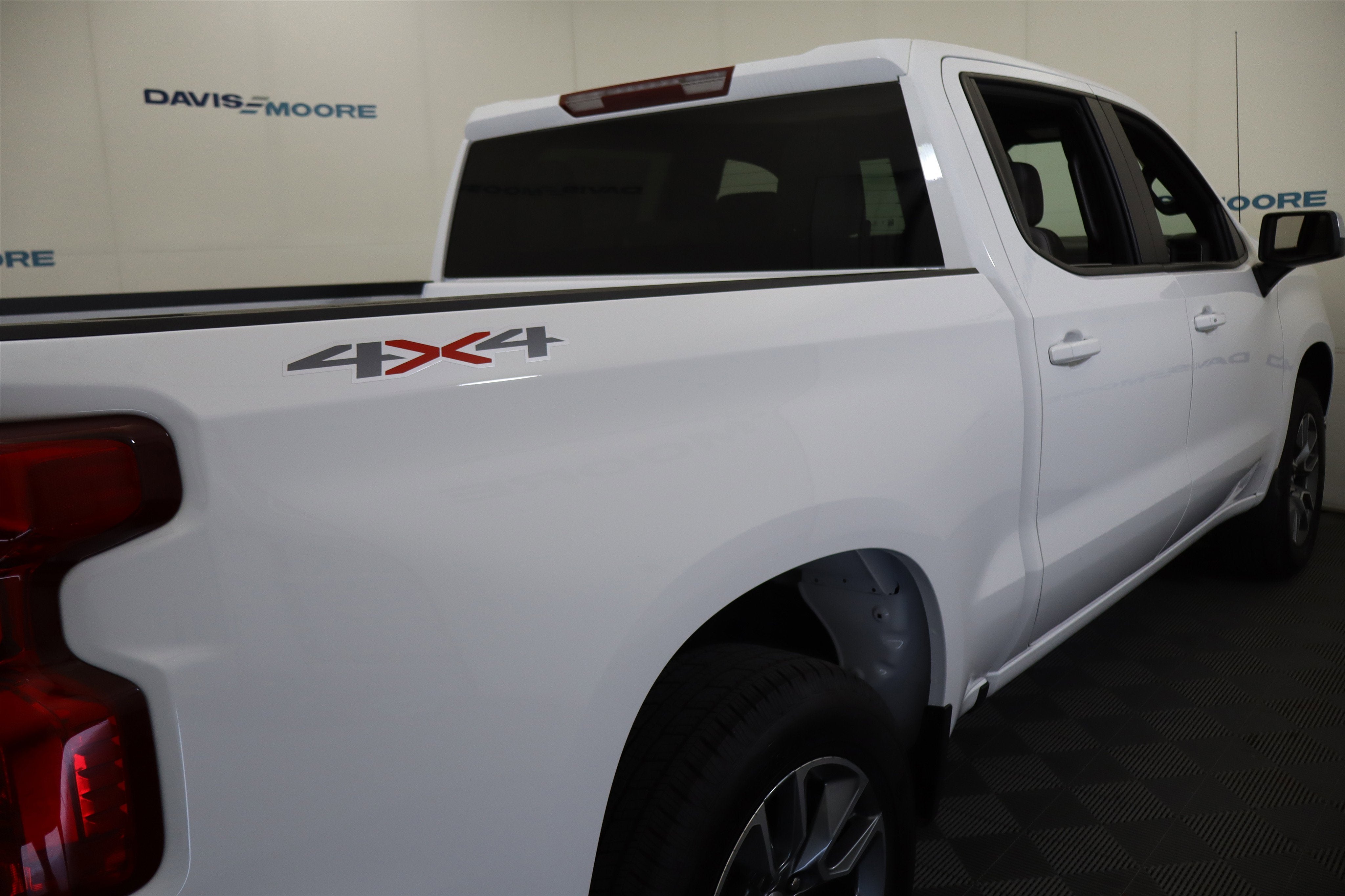 2026 Chevrolet Silverado 1500 LT Crew Cab 4WD