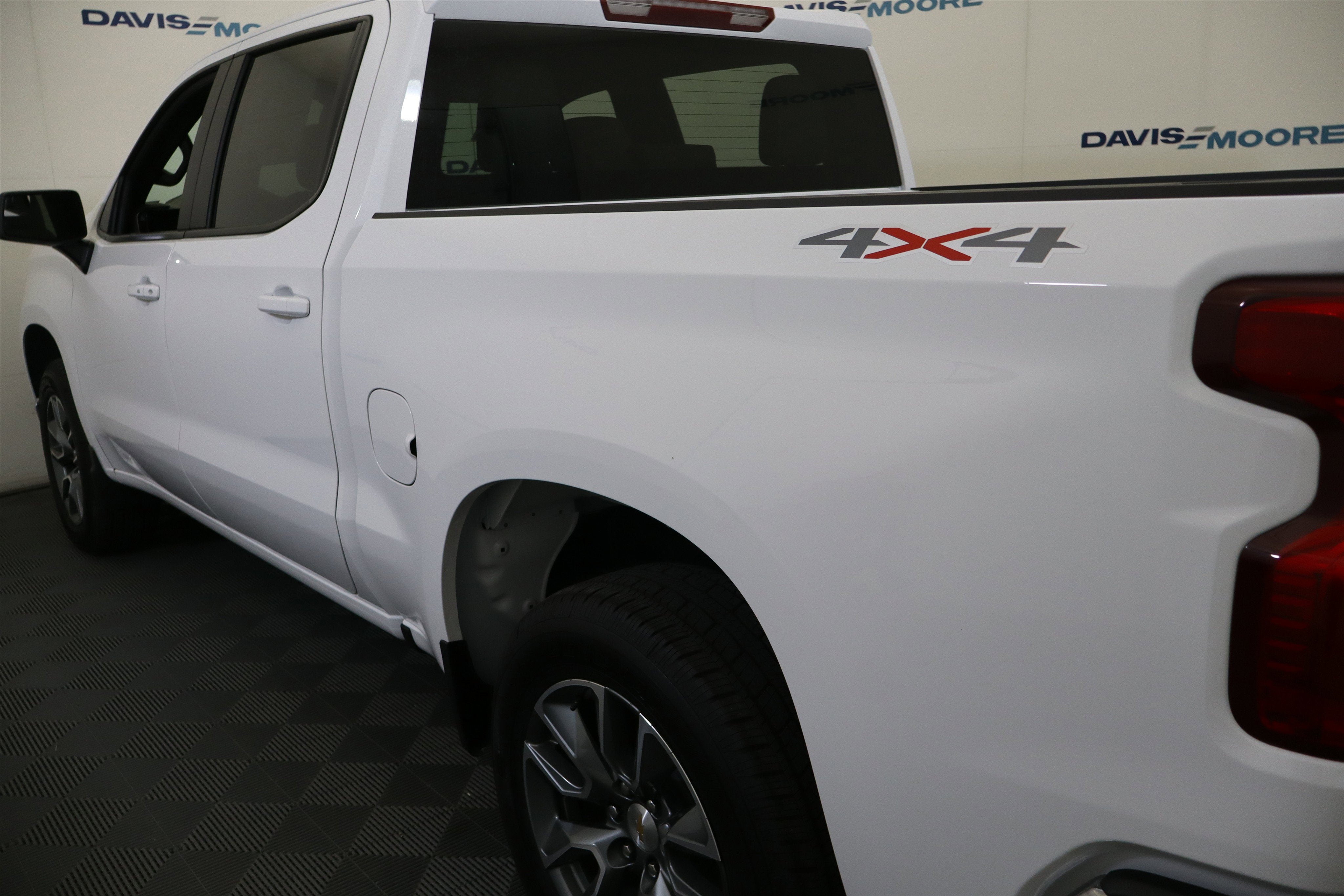 2026 Chevrolet Silverado 1500 LT Crew Cab 4WD
