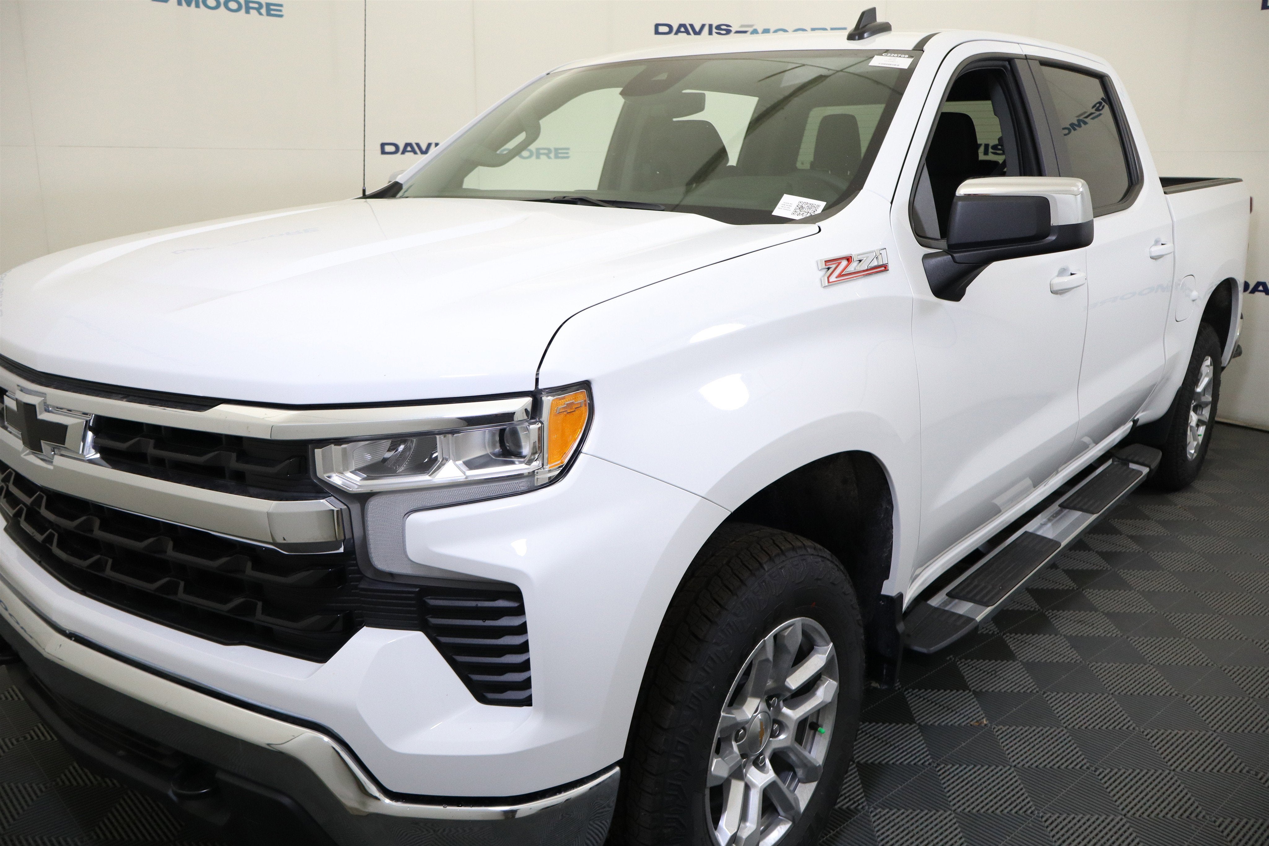 2026 Chevrolet Silverado 1500 LT Crew Cab 4WD