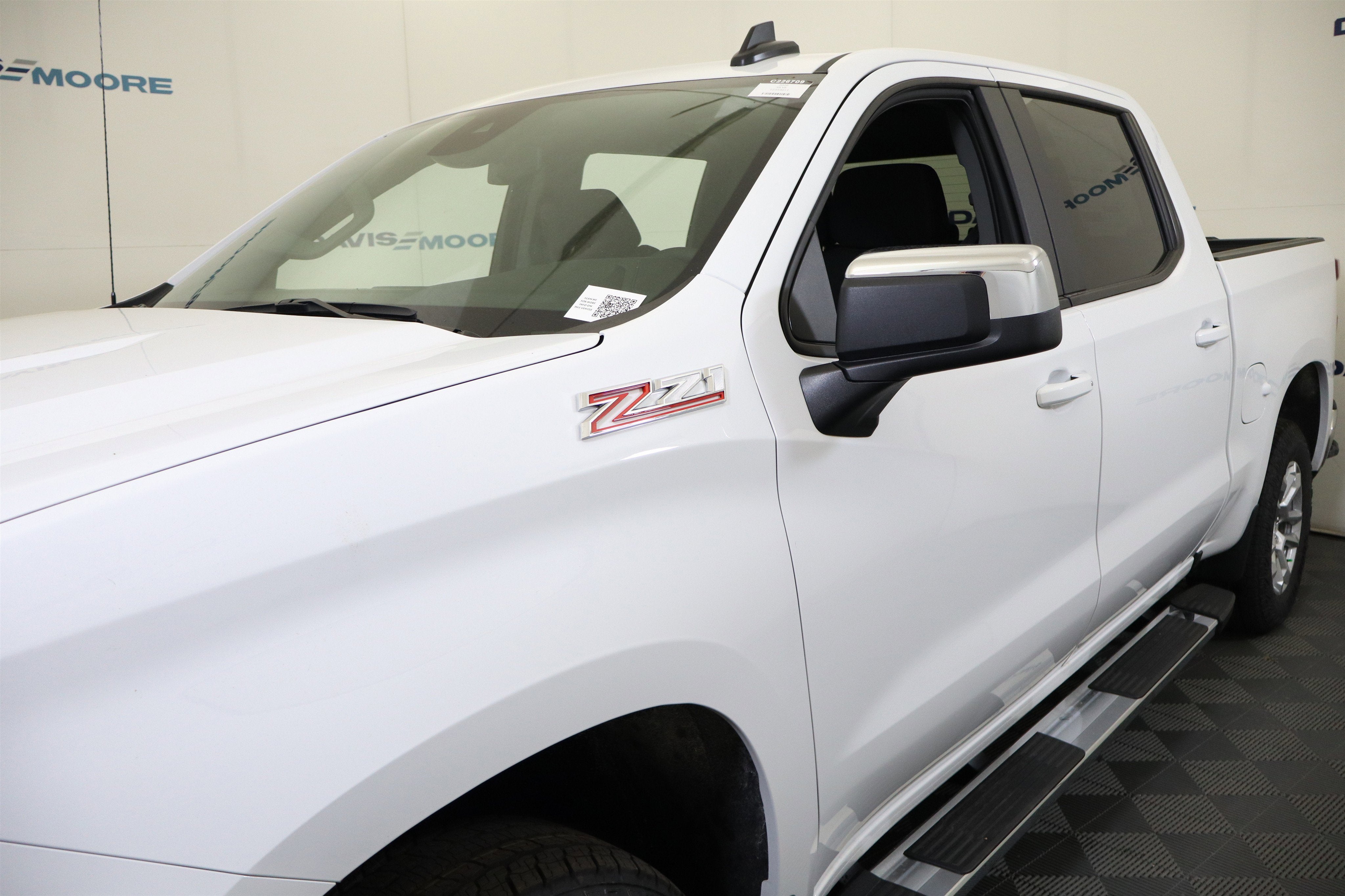 2026 Chevrolet Silverado 1500 LT Crew Cab 4WD