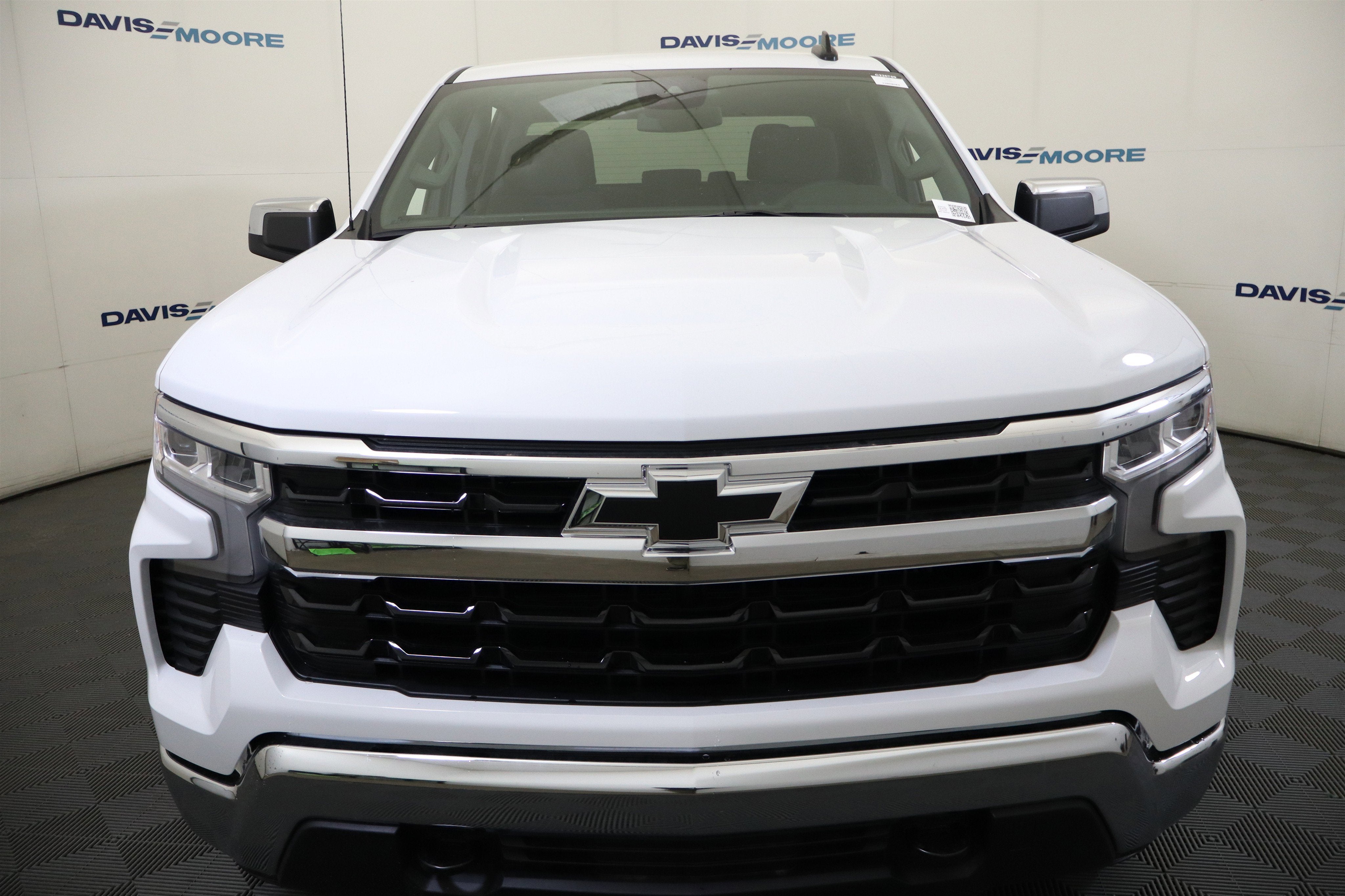 2026 Chevrolet Silverado 1500 LT Crew Cab 4WD