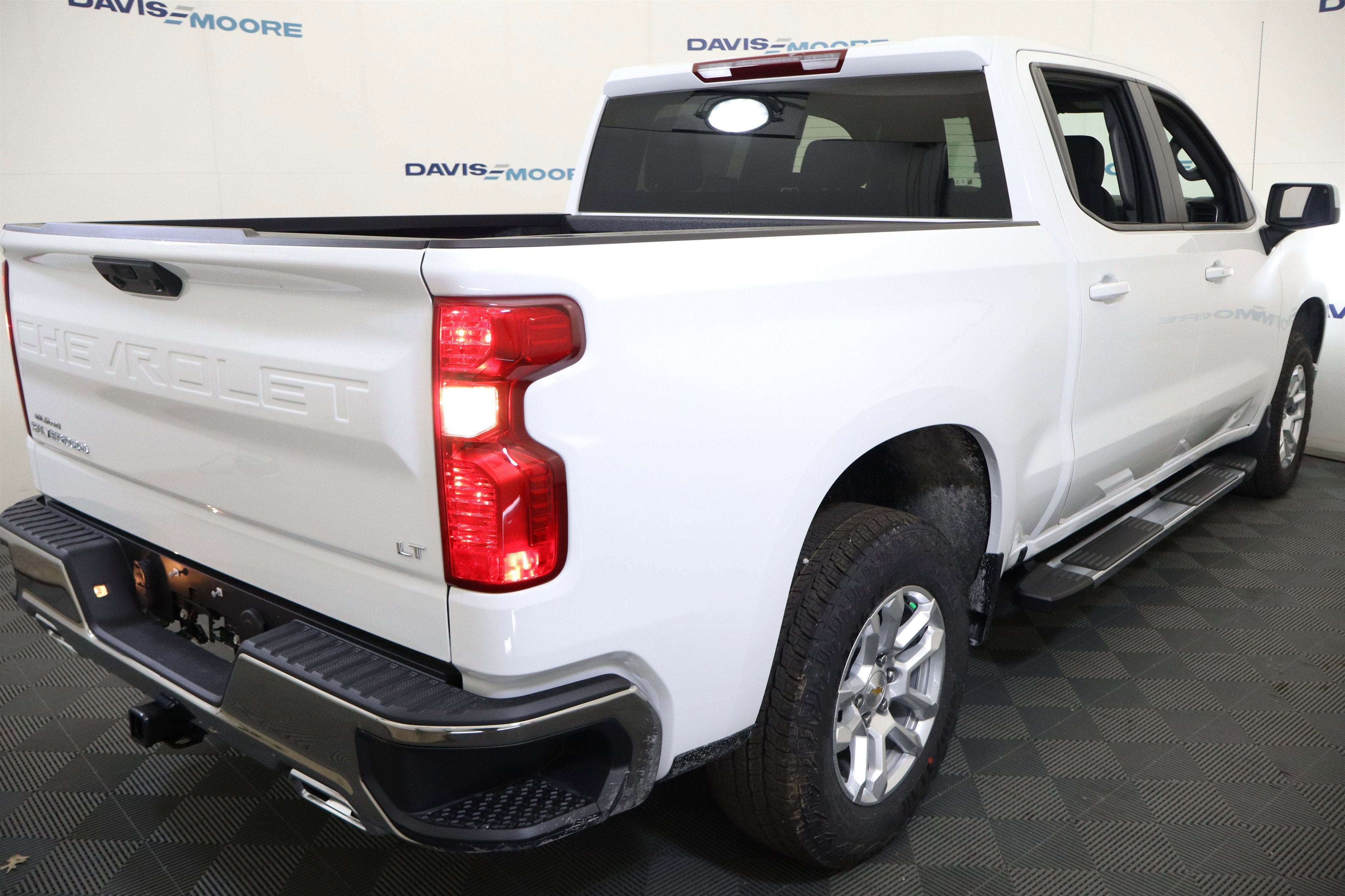 2026 Chevrolet Silverado 1500 LT Crew Cab 4WD