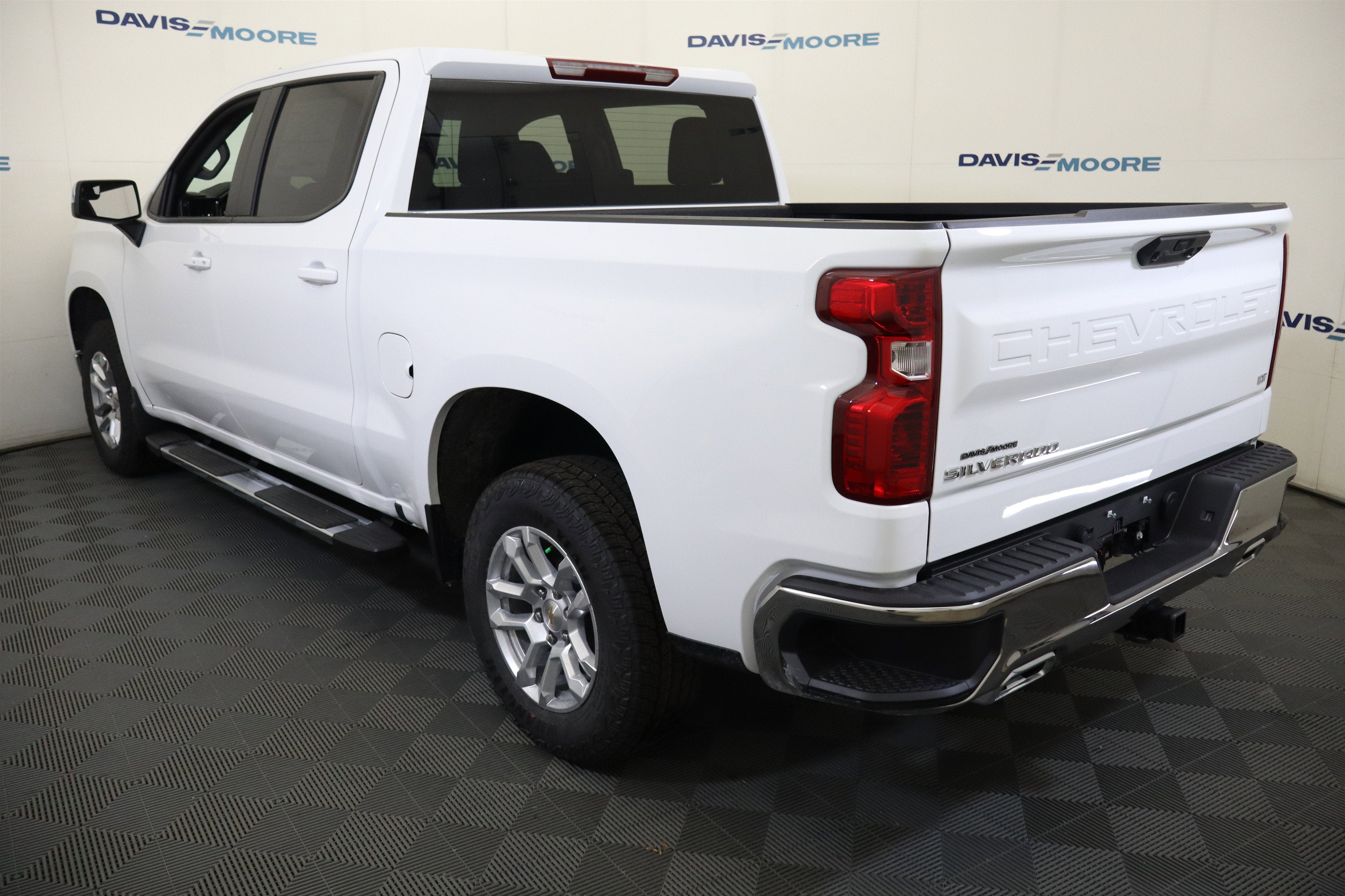 2026 Chevrolet Silverado 1500 LT Crew Cab 4WD