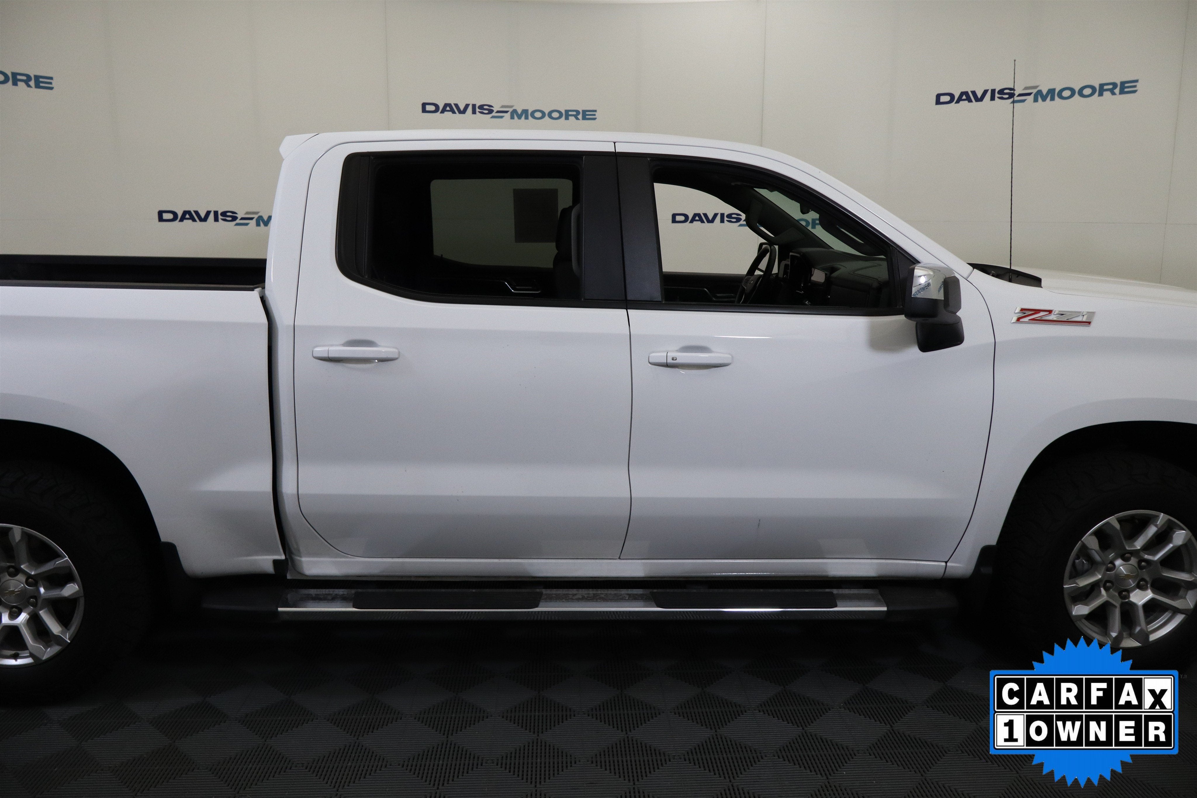 2025 Chevrolet Silverado 1500 LT Crew Cab 4WD